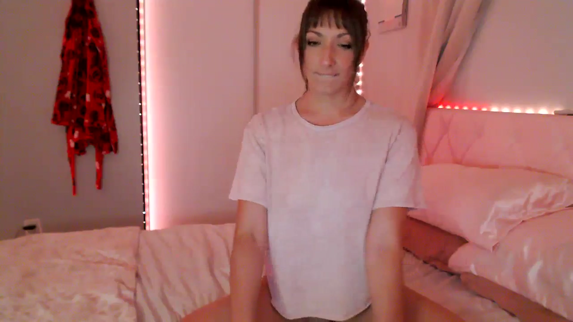 Gallery image thumbnail from AnnaFaux's myfreecams stream on, 03/21/2024, 24:21 image 18 of 20