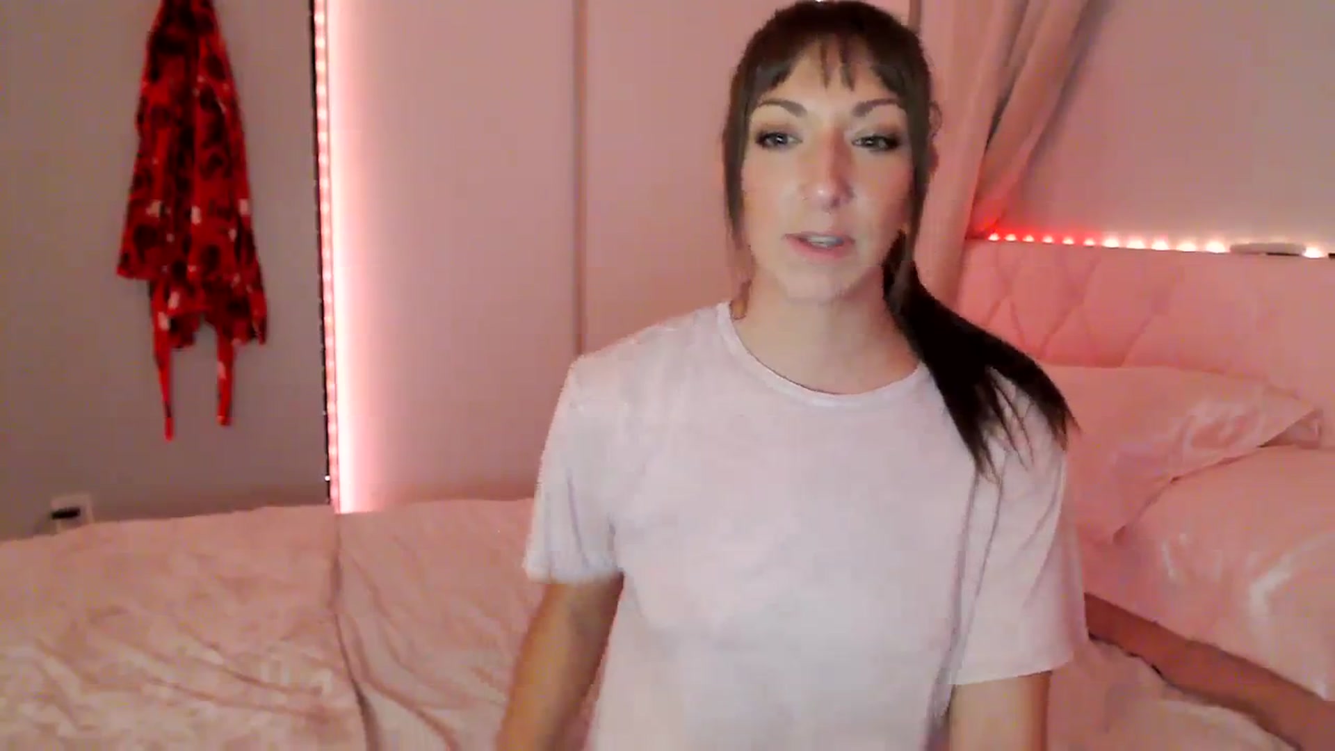 Gallery image thumbnail from AnnaFaux's myfreecams stream on, 03/21/2024, 24:21 image 9 of 20