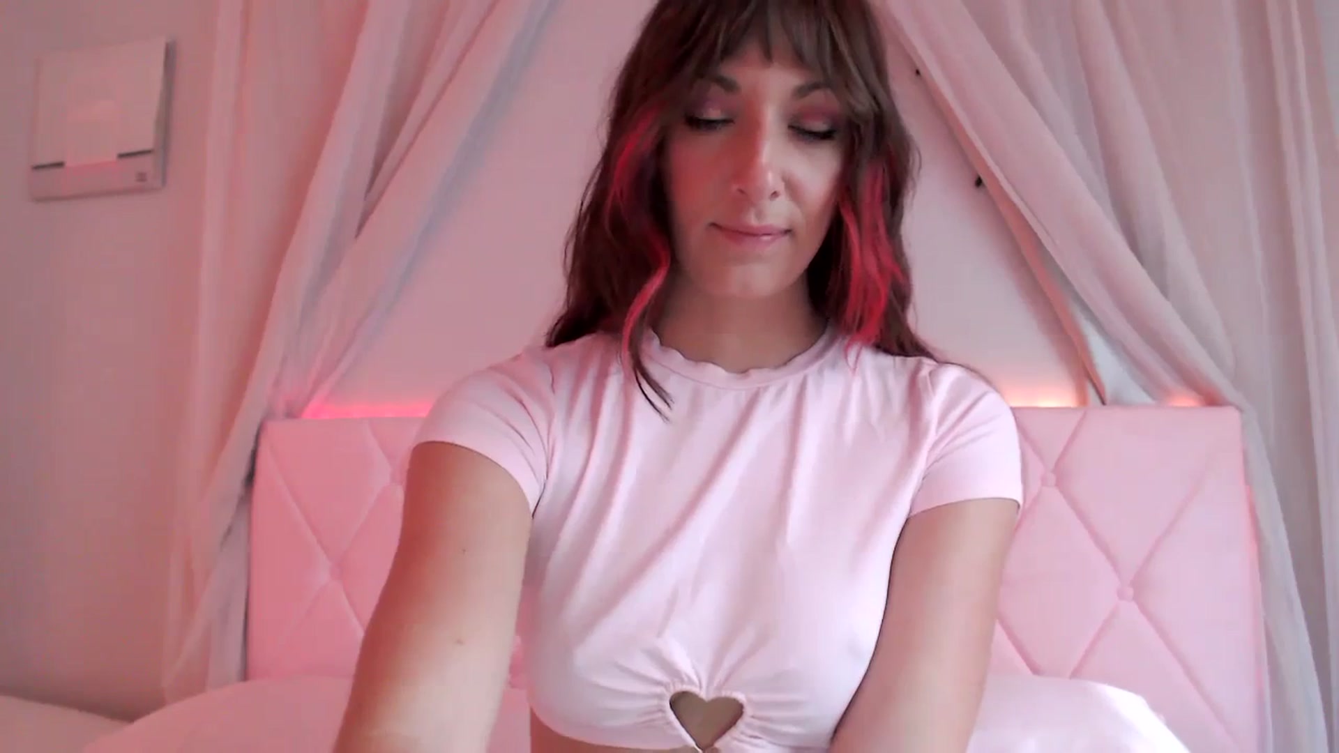Gallery image thumbnail from AnnaFaux's myfreecams stream on, 03/24/2024, 17:31 image 14 of 20