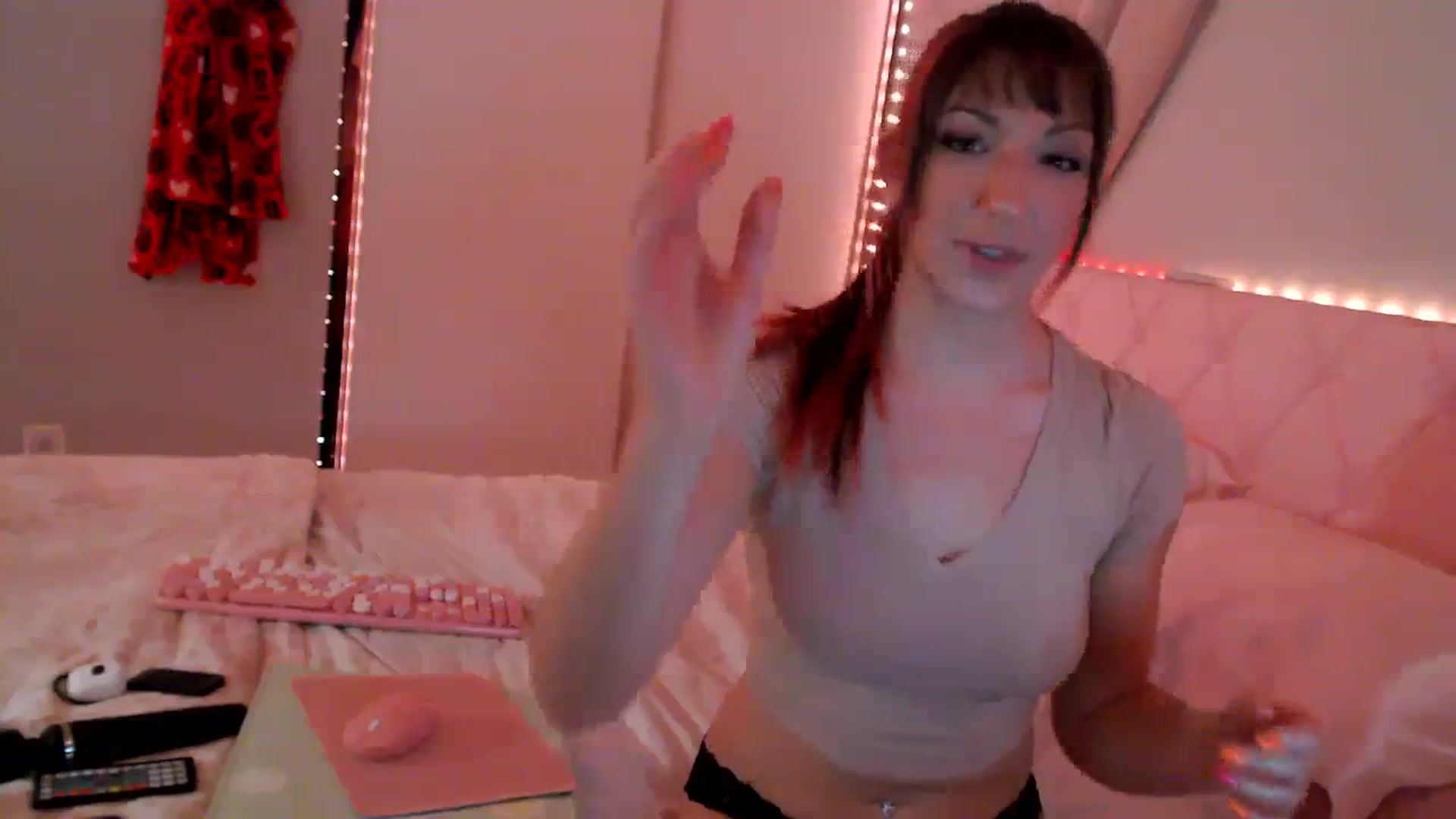 Gallery image thumbnail from AnnaFaux's myfreecams stream on, 03/30/2024, 24:17 image 6 of 20