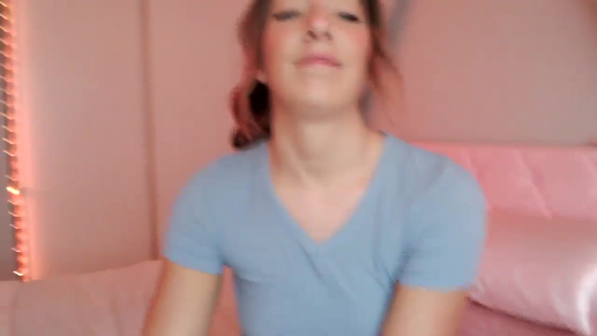 Gallery image thumbnail from AnnaFaux's myfreecams stream on, 04/15/2024, 14:40 image 12 of 20