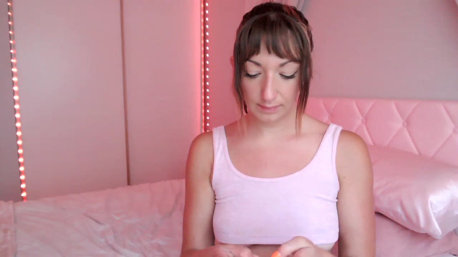 Gallery image thumbnail from AnnaFaux's myfreecams stream on, 04/17/2024, 15:23 image 19 of 20