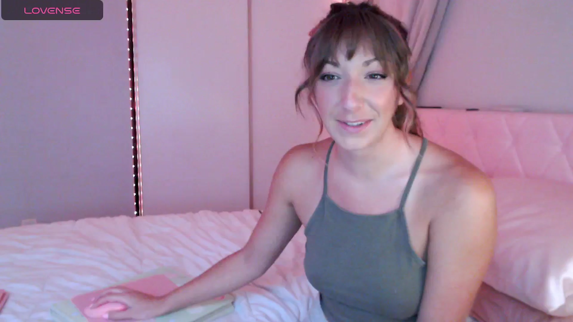 Gallery image thumbnail from AnnaFaux's myfreecams stream on, 05/15/2024, 22:39 image 16 of 20