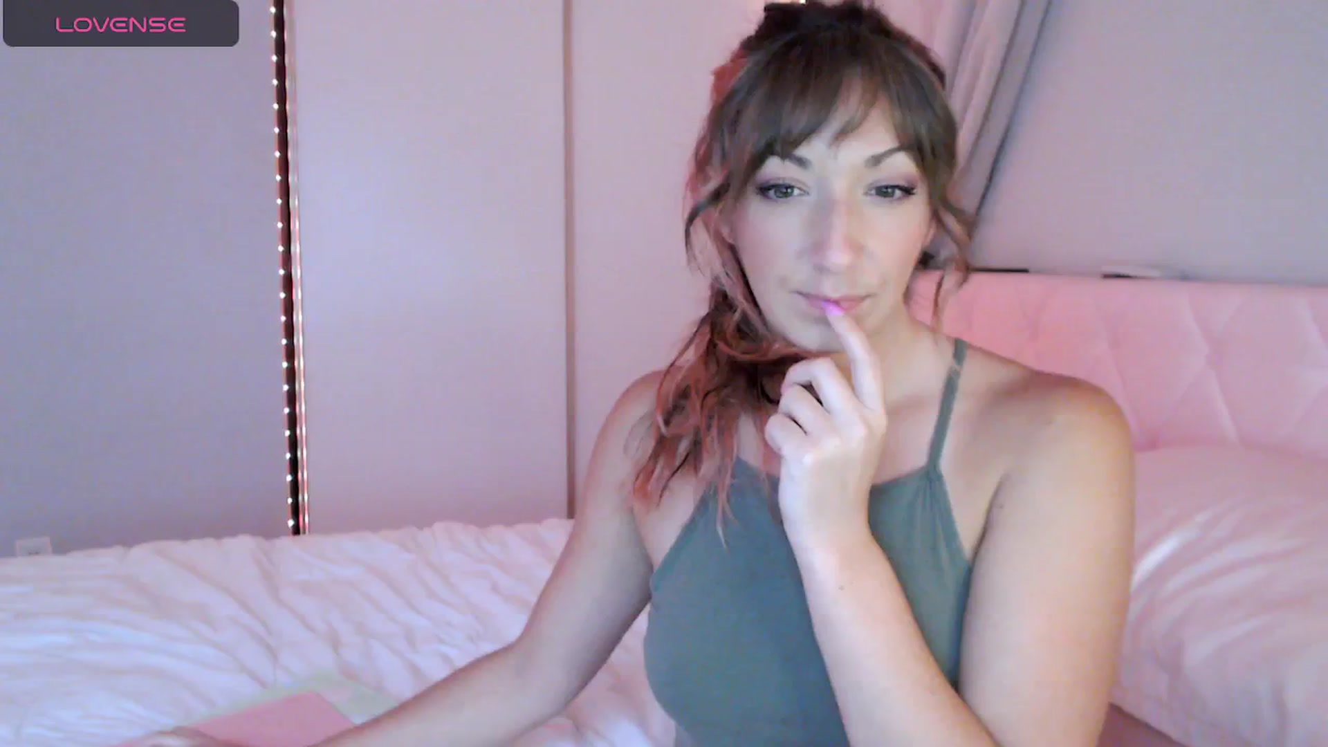 Gallery image thumbnail from AnnaFaux's myfreecams stream on, 05/15/2024, 22:39 image 2 of 20