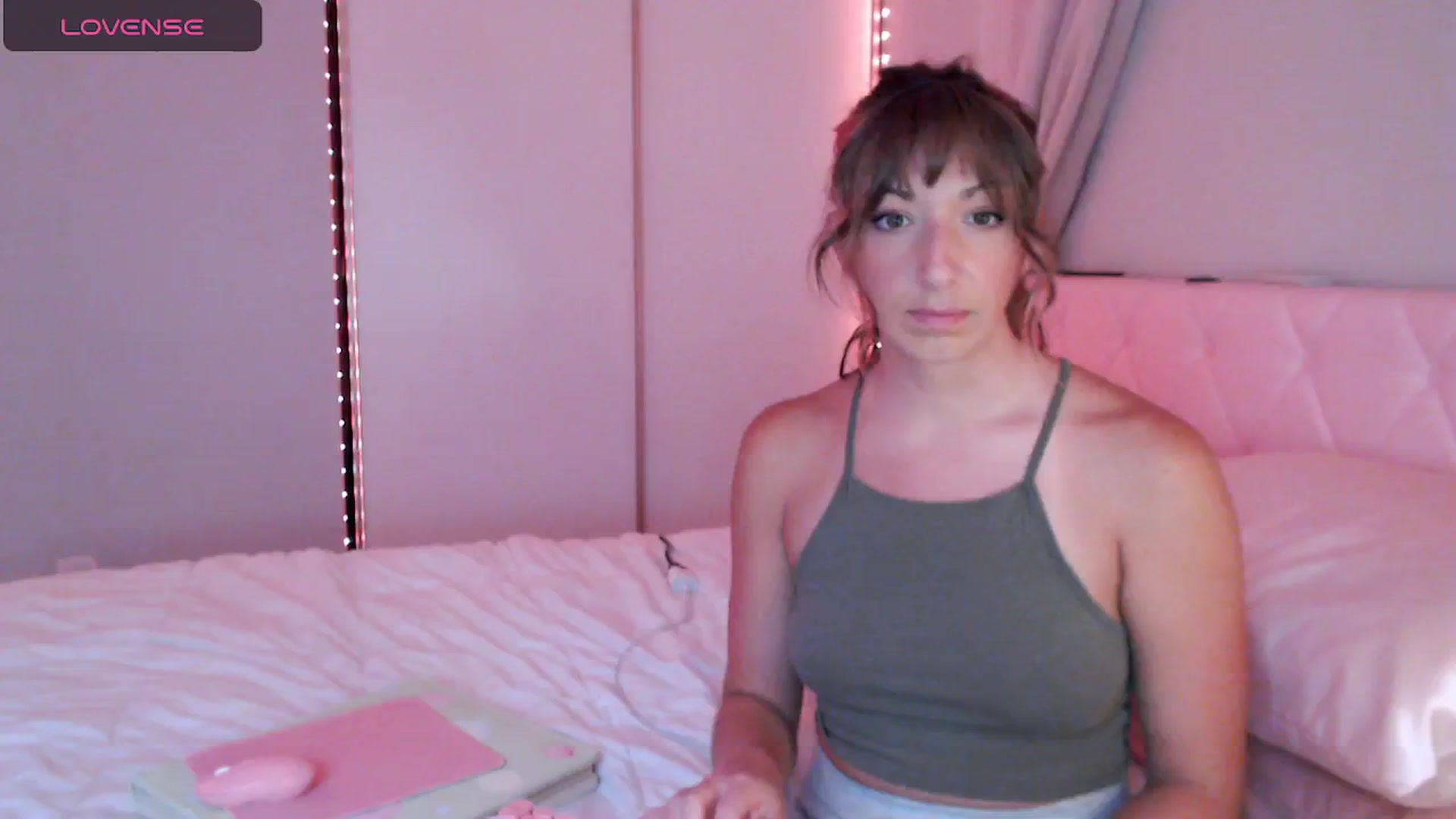 Gallery image thumbnail from AnnaFaux's myfreecams stream on, 05/15/2024, 22:39 image 18 of 20