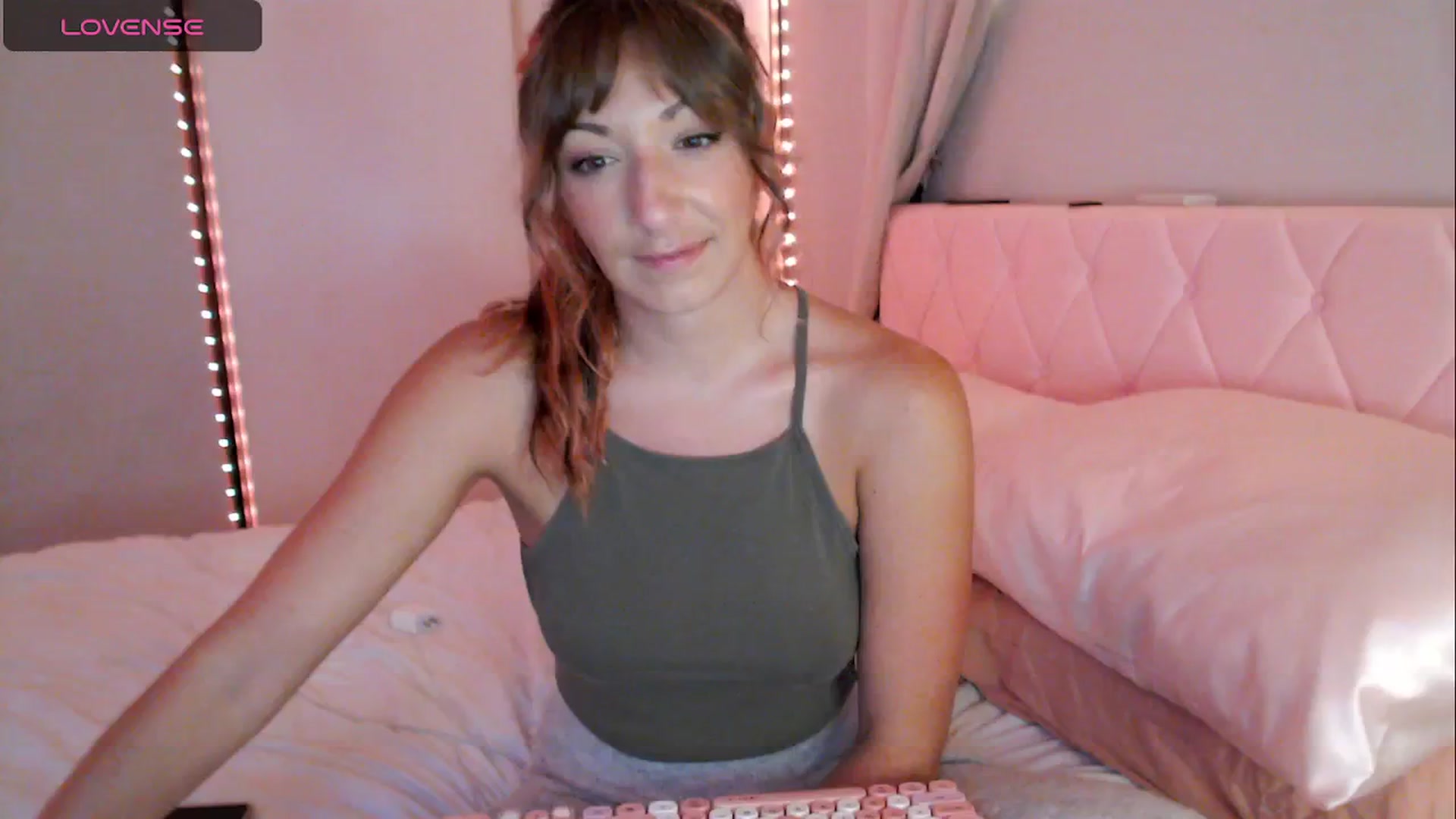 Gallery image thumbnail from AnnaFaux's myfreecams stream on, 05/16/2024, 24:51 image 2 of 20