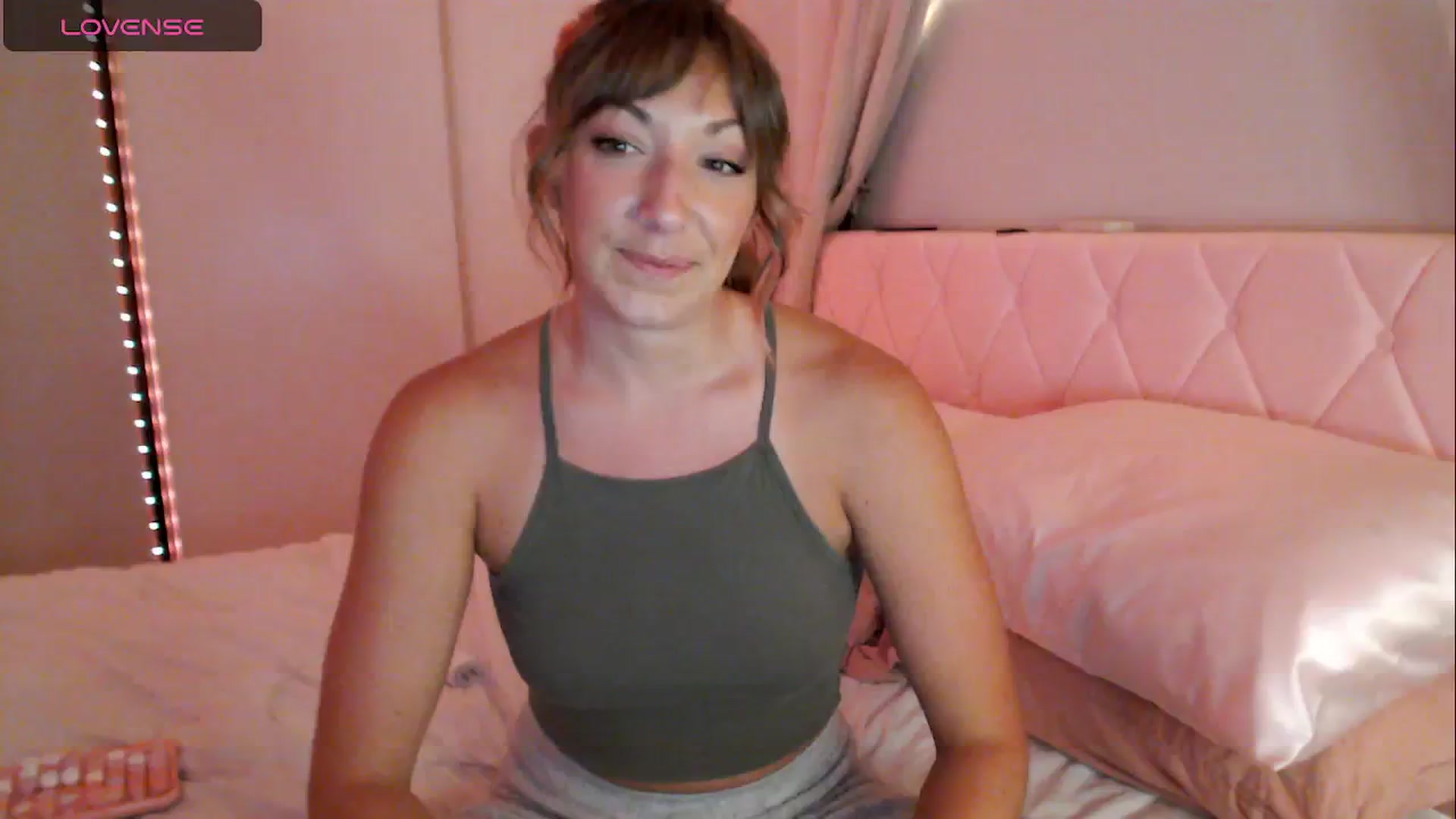 Gallery image thumbnail from AnnaFaux's myfreecams stream on, 05/16/2024, 24:51 image 9 of 20