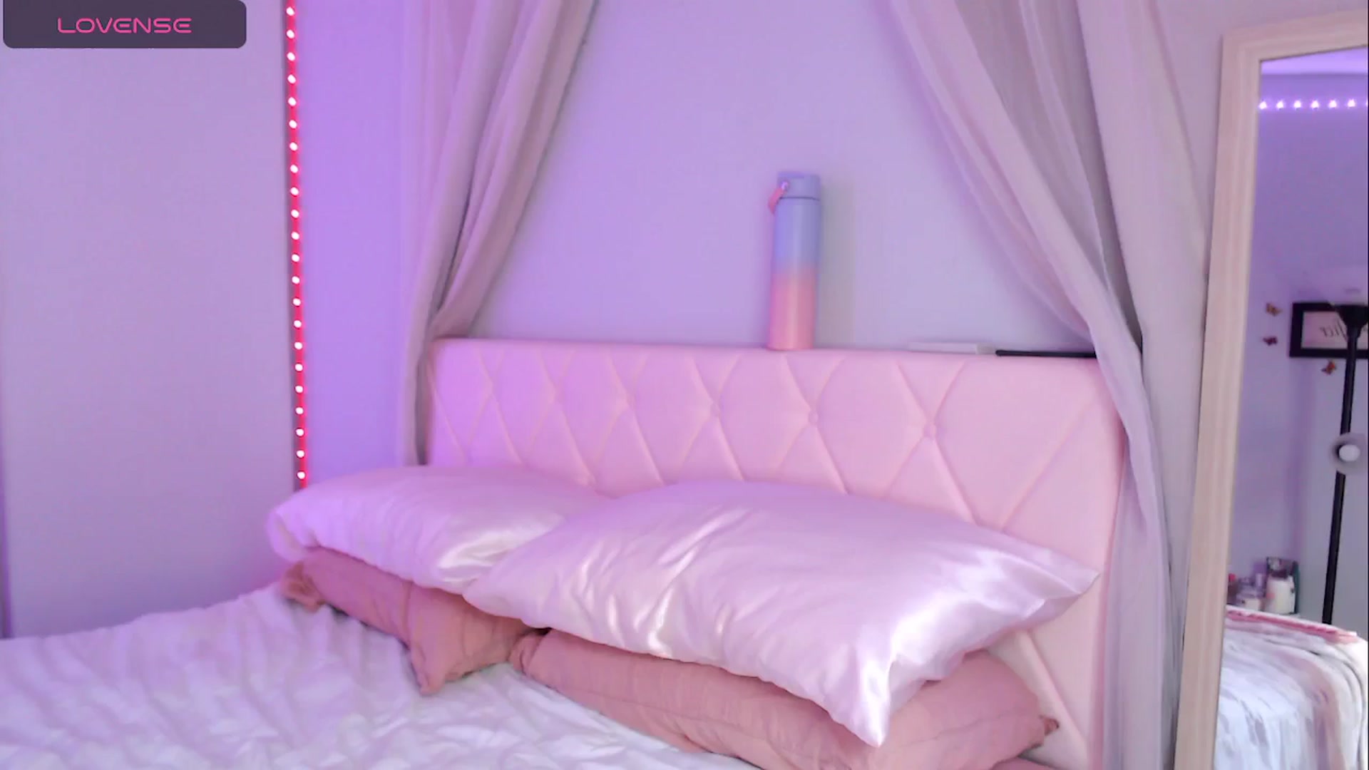 Gallery image thumbnail from AnnaFaux's myfreecams stream on, 05/17/2024, 15:40 image 20 of 20