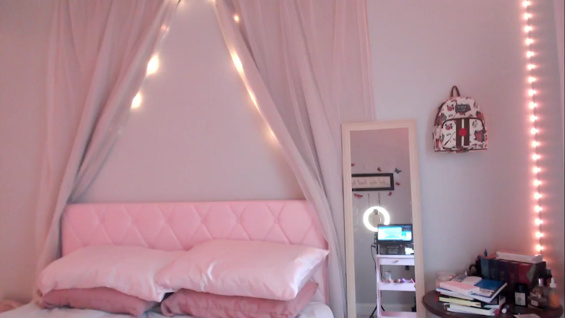 Gallery image thumbnail from AnnaFaux's myfreecams stream on, 05/21/2024, 22:08 image 6 of 20
