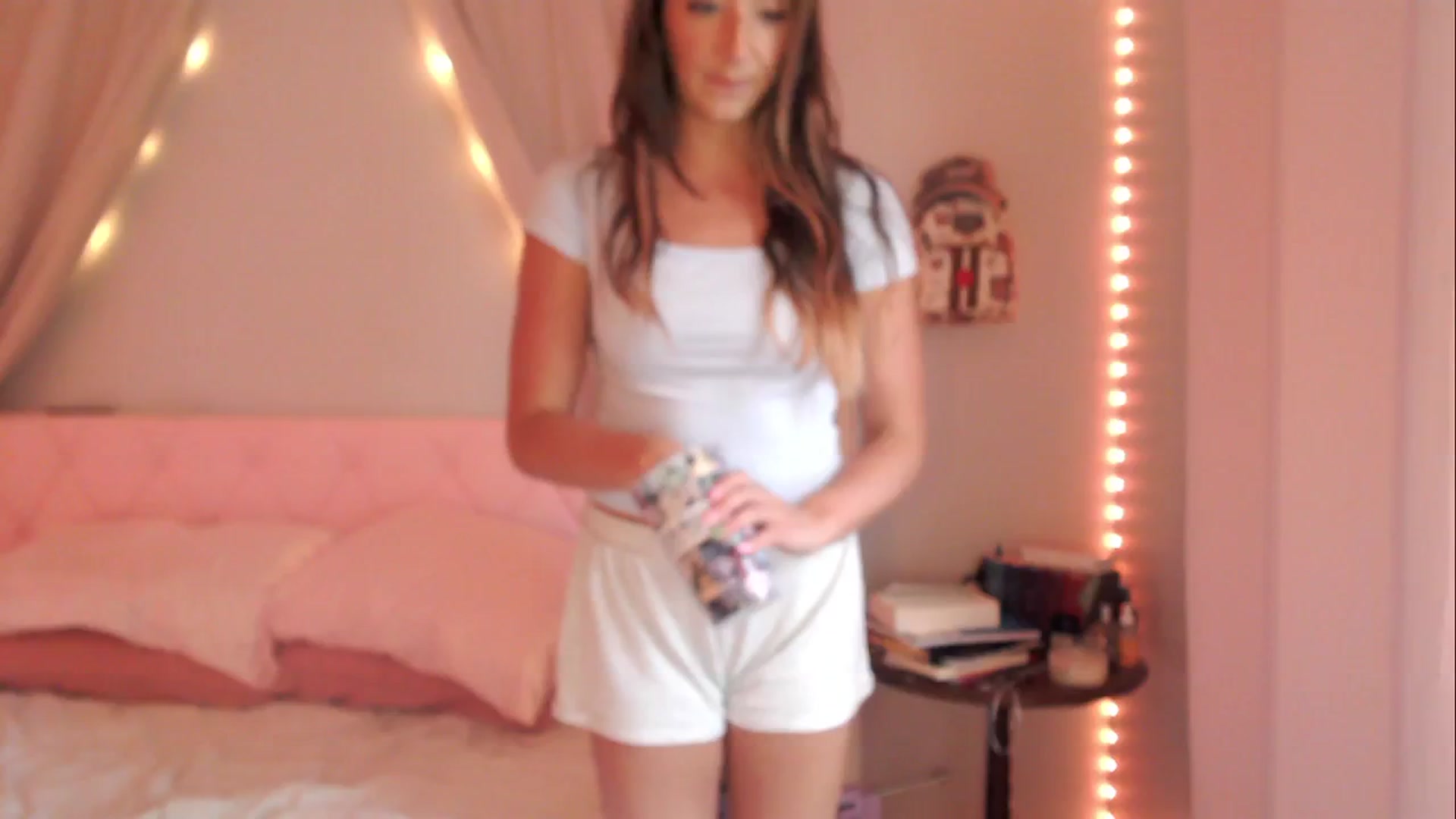 Gallery image thumbnail from AnnaFaux's myfreecams stream on, 05/25/2024, 17:11 image 11 of 20