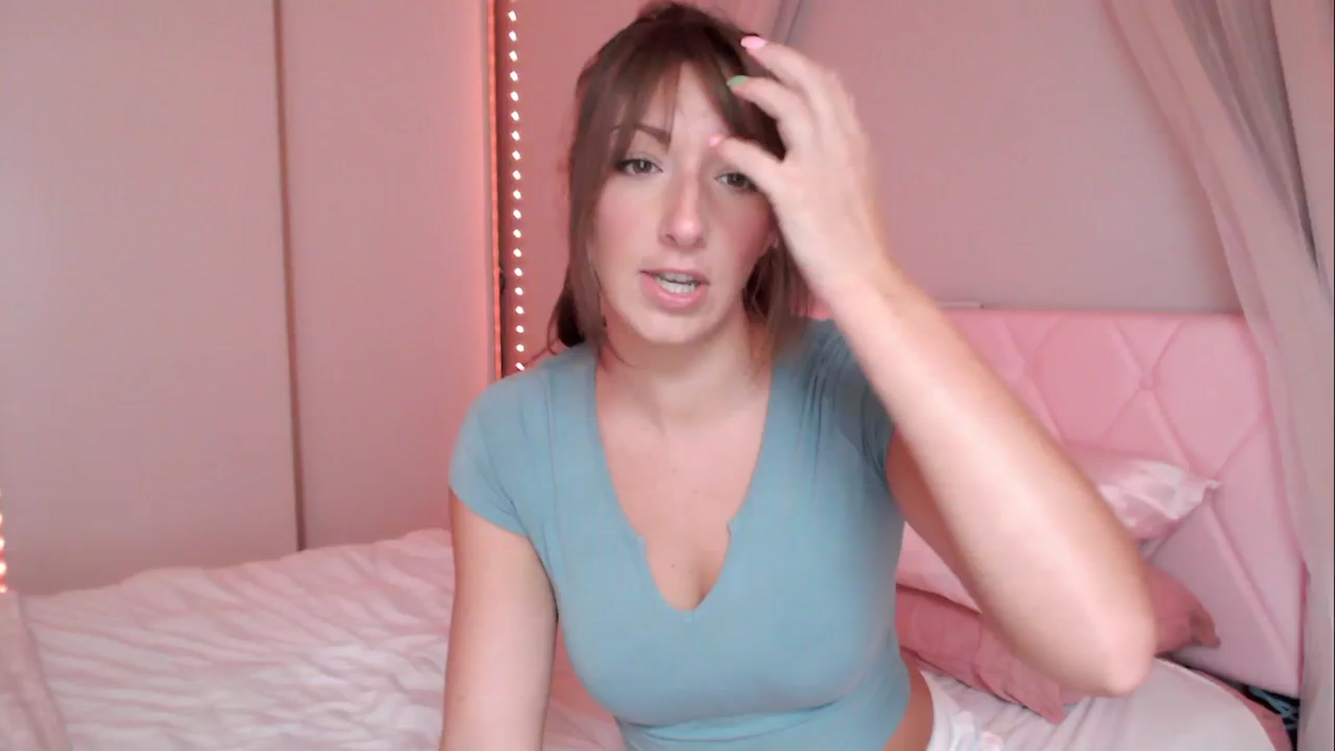 Gallery image thumbnail from AnnaFaux's myfreecams stream on, 06/02/2024, 14:17 image 13 of 20