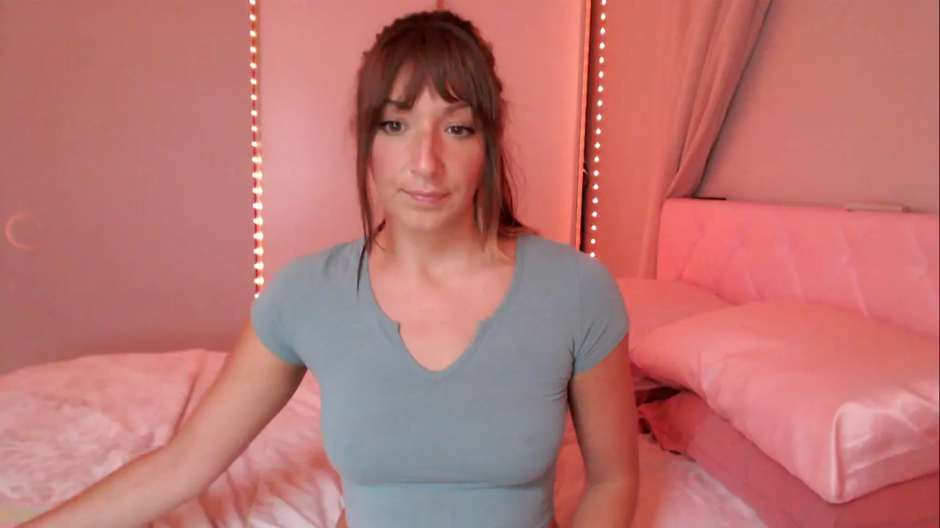 Gallery image thumbnail from AnnaFaux's myfreecams stream on, 06/02/2024, 15:36 image 3 of 20