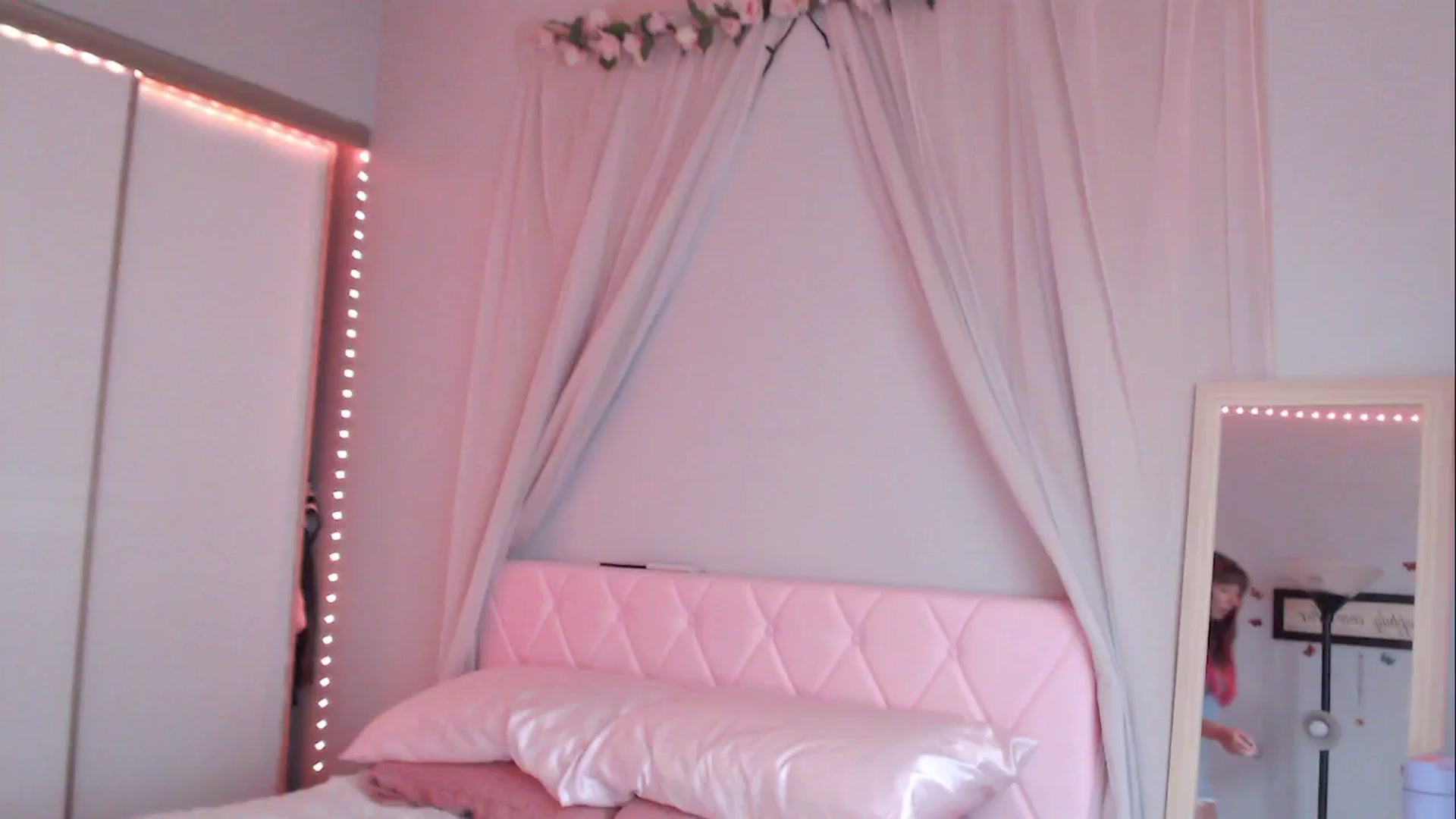 Gallery image thumbnail from AnnaFaux's myfreecams stream on, 06/09/2024, 15:09 image 8 of 20