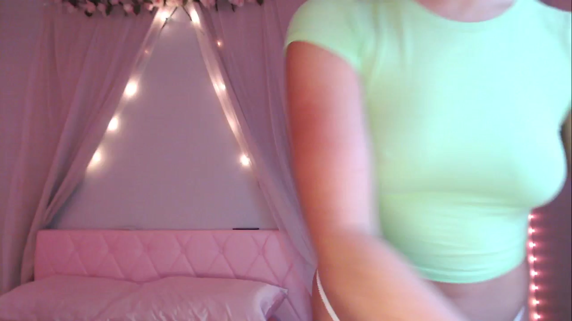 Gallery image thumbnail from AnnaFaux's myfreecams stream on, 06/26/2024, 15:11 image 3 of 20