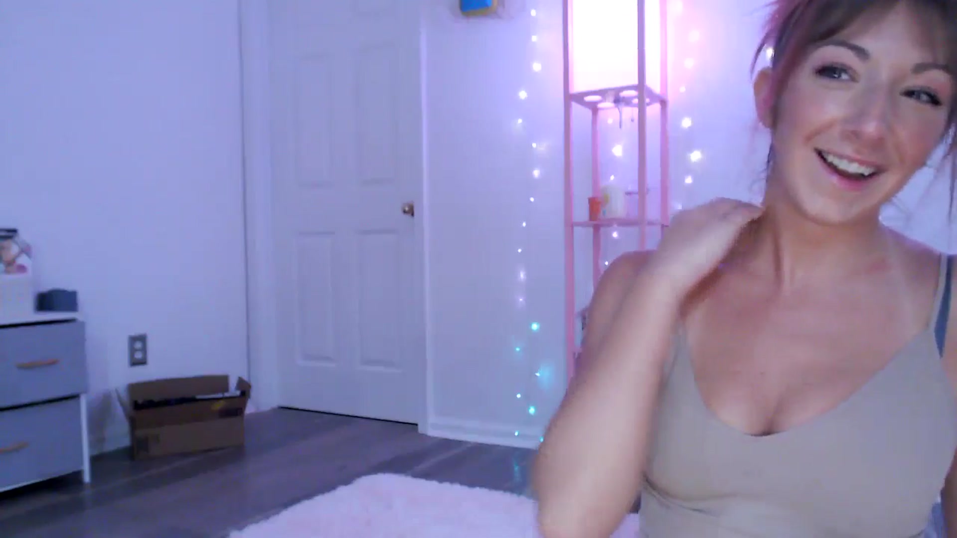 Gallery image thumbnail from AnnaFaux's myfreecams stream on, 07/07/2024, 21:25 image 7 of 20