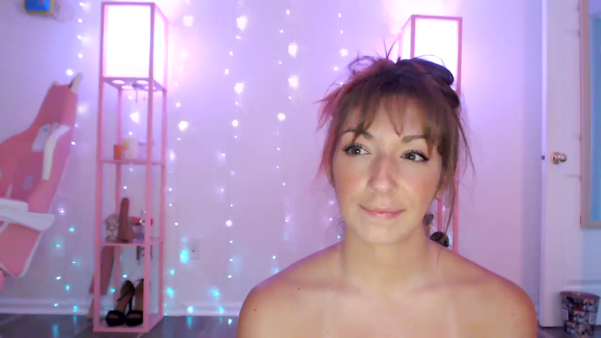 Gallery image thumbnail from AnnaFaux's myfreecams stream on, 07/07/2024, 22:03 image 5 of 20