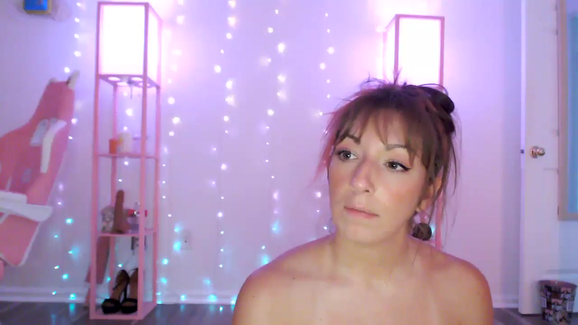 Gallery image thumbnail from AnnaFaux's myfreecams stream on, 07/07/2024, 22:03 image 16 of 20