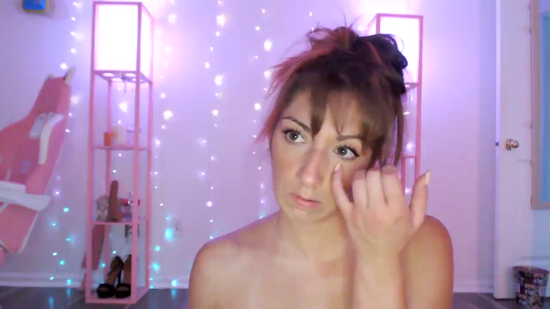 Gallery image thumbnail from AnnaFaux's myfreecams stream on, 07/07/2024, 22:03 image 2 of 20