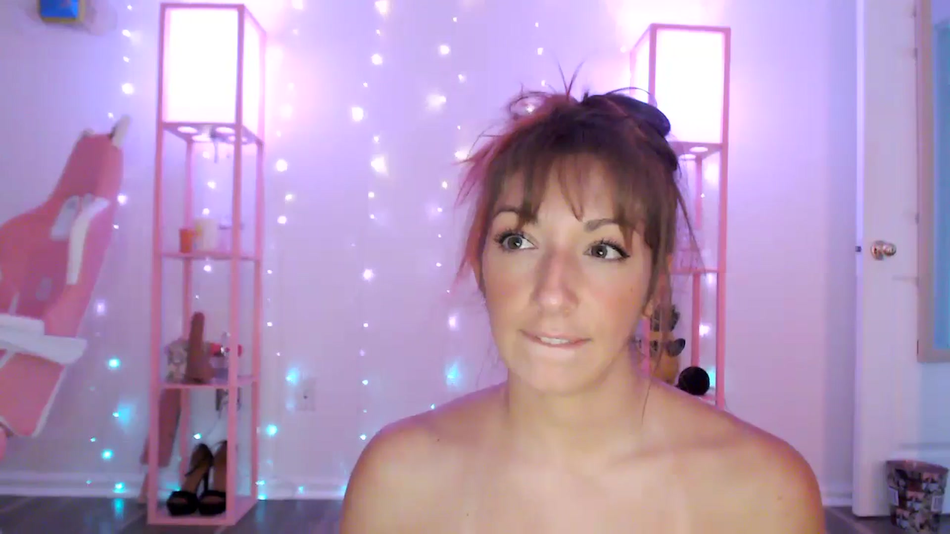 Gallery image thumbnail from AnnaFaux's myfreecams stream on, 07/07/2024, 22:03 image 7 of 20