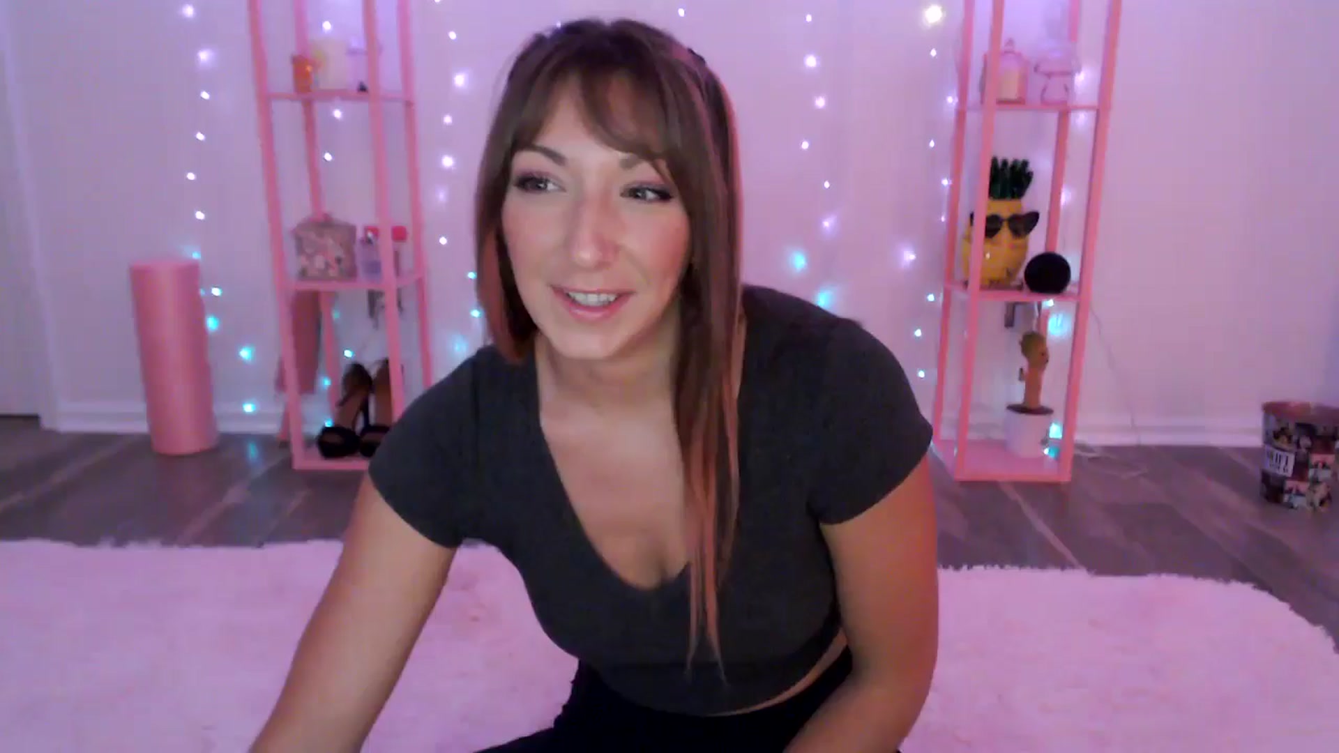 Gallery image thumbnail from AnnaFaux's myfreecams stream on, 07/09/2024, 23:26 image 5 of 20