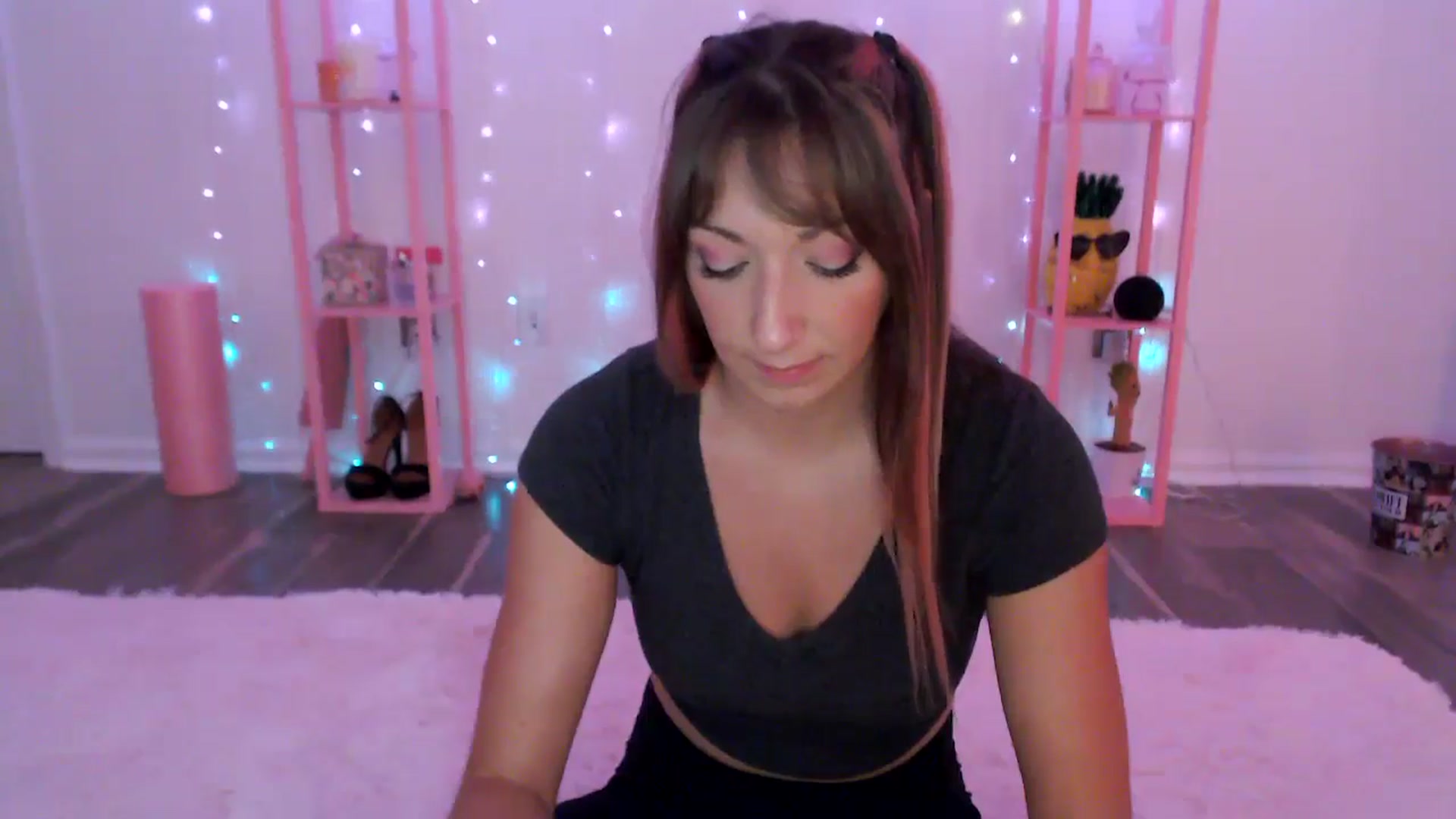 Gallery image thumbnail from AnnaFaux's myfreecams stream on, 07/09/2024, 23:26 image 3 of 20