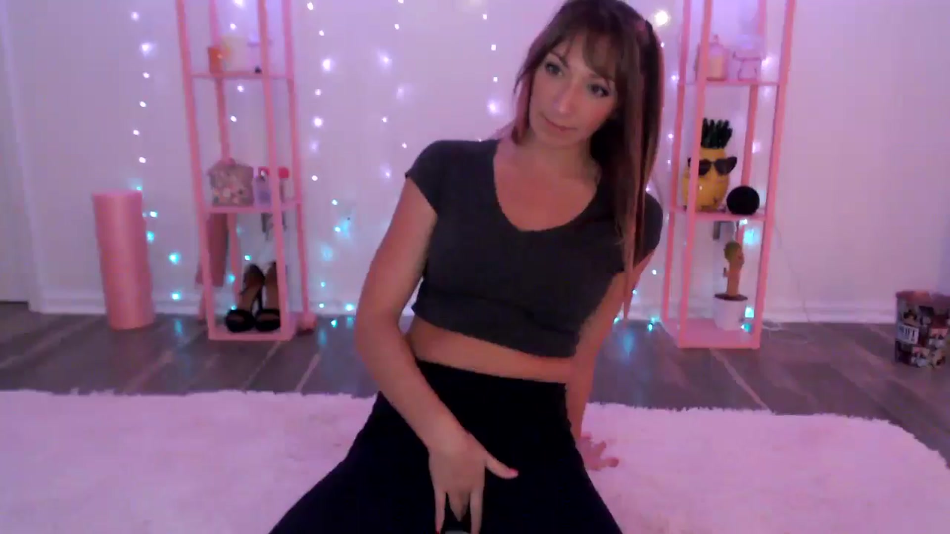Gallery image thumbnail from AnnaFaux's myfreecams stream on, 07/09/2024, 23:26 image 16 of 20