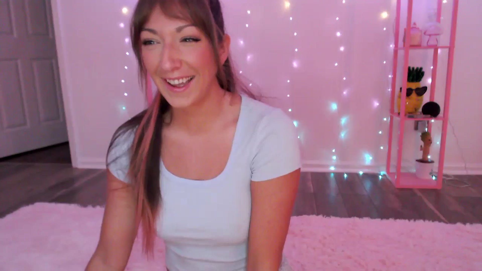 Gallery image thumbnail from AnnaFaux's myfreecams stream on, 07/10/2024, 16:04 image 2 of 20