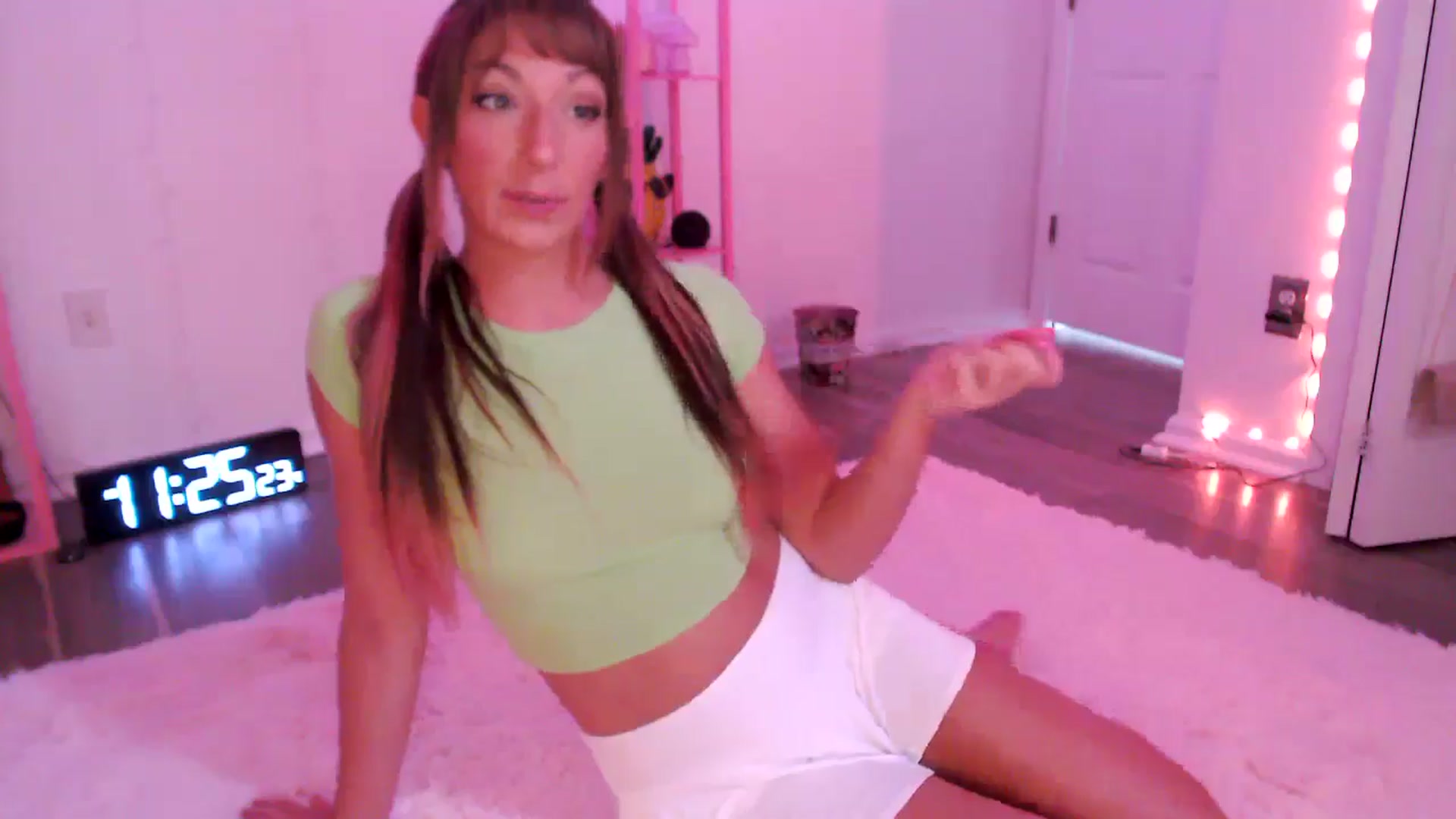 Gallery image thumbnail from AnnaFaux's myfreecams stream on, 07/11/2024, 16:18 image 3 of 20