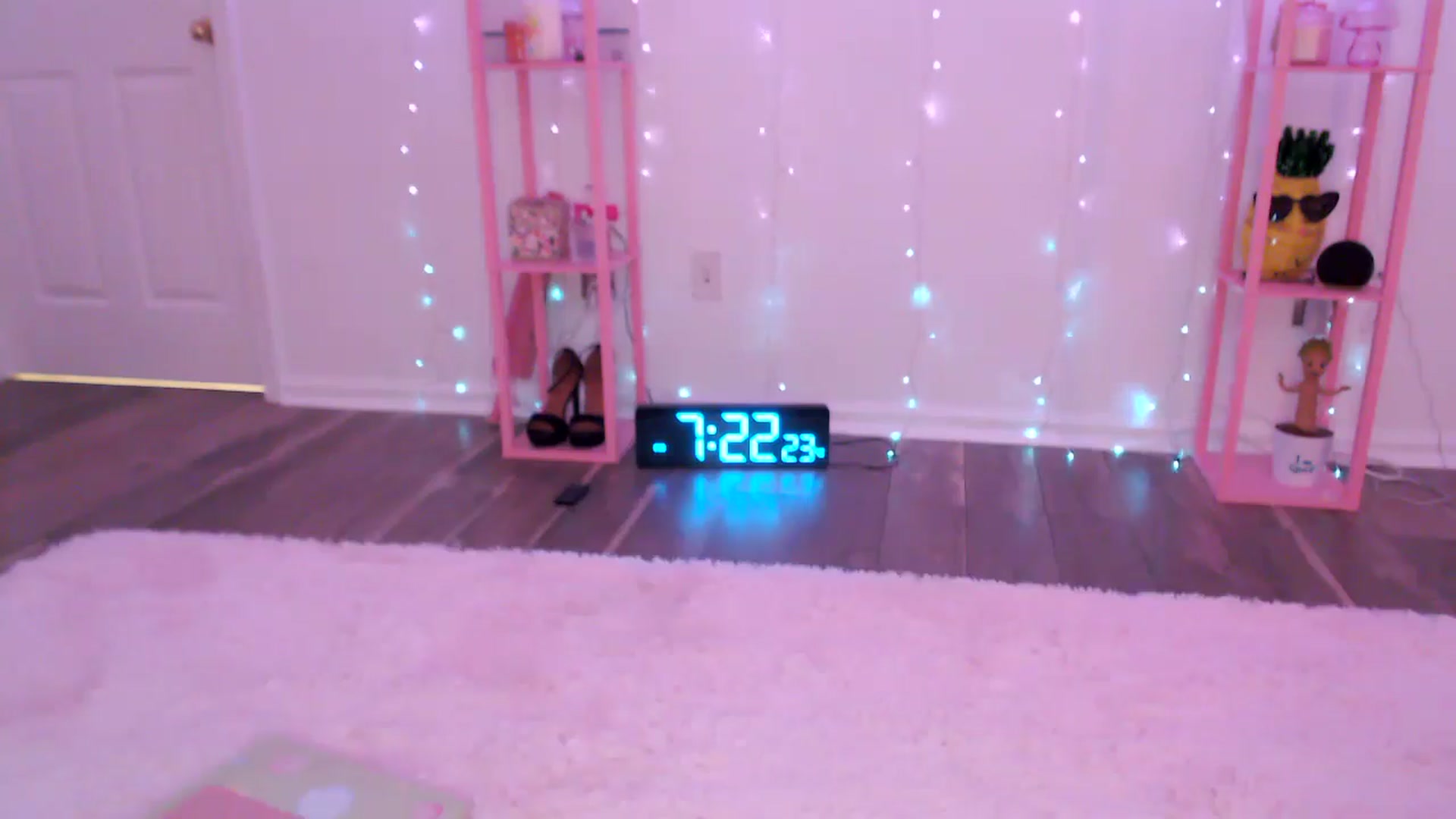 Gallery image thumbnail from AnnaFaux's myfreecams stream on, 07/11/2024, 23:27 image 17 of 20
