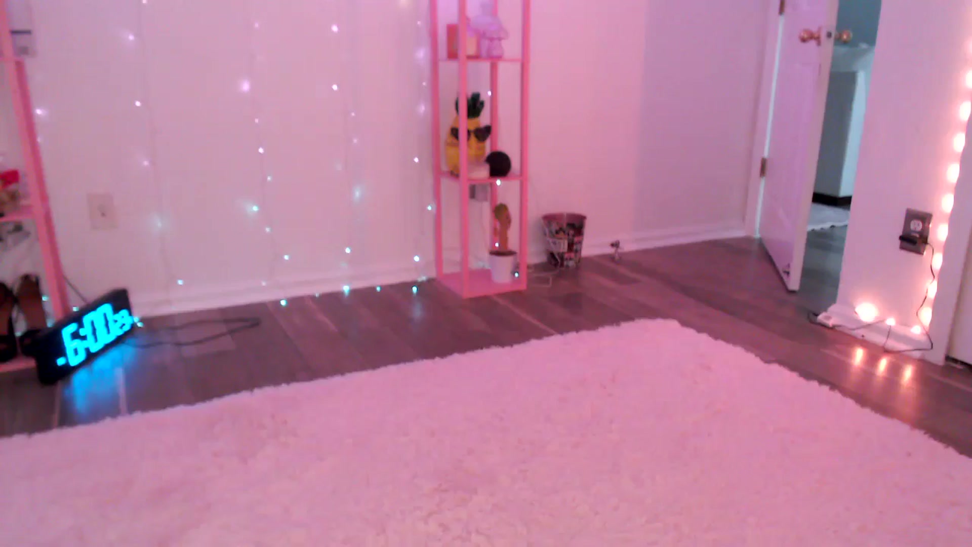 Gallery image thumbnail from AnnaFaux's myfreecams stream on, 07/16/2024, 22:14 image 4 of 20