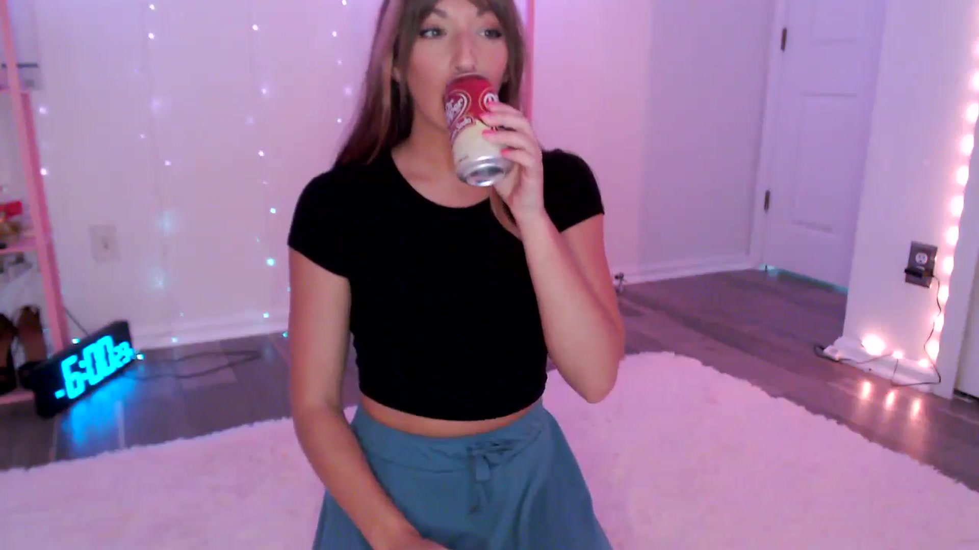 Gallery image thumbnail from AnnaFaux's myfreecams stream on, 07/16/2024, 22:14 image 5 of 20