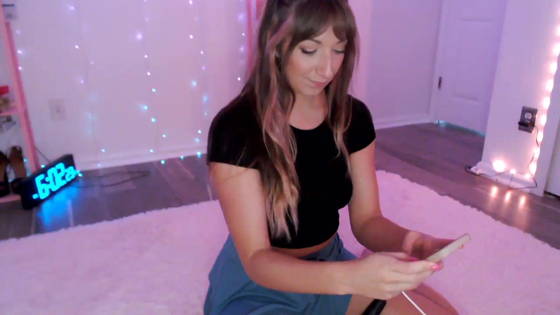 Gallery image thumbnail from AnnaFaux's myfreecams stream on, 07/16/2024, 22:14 image 7 of 20