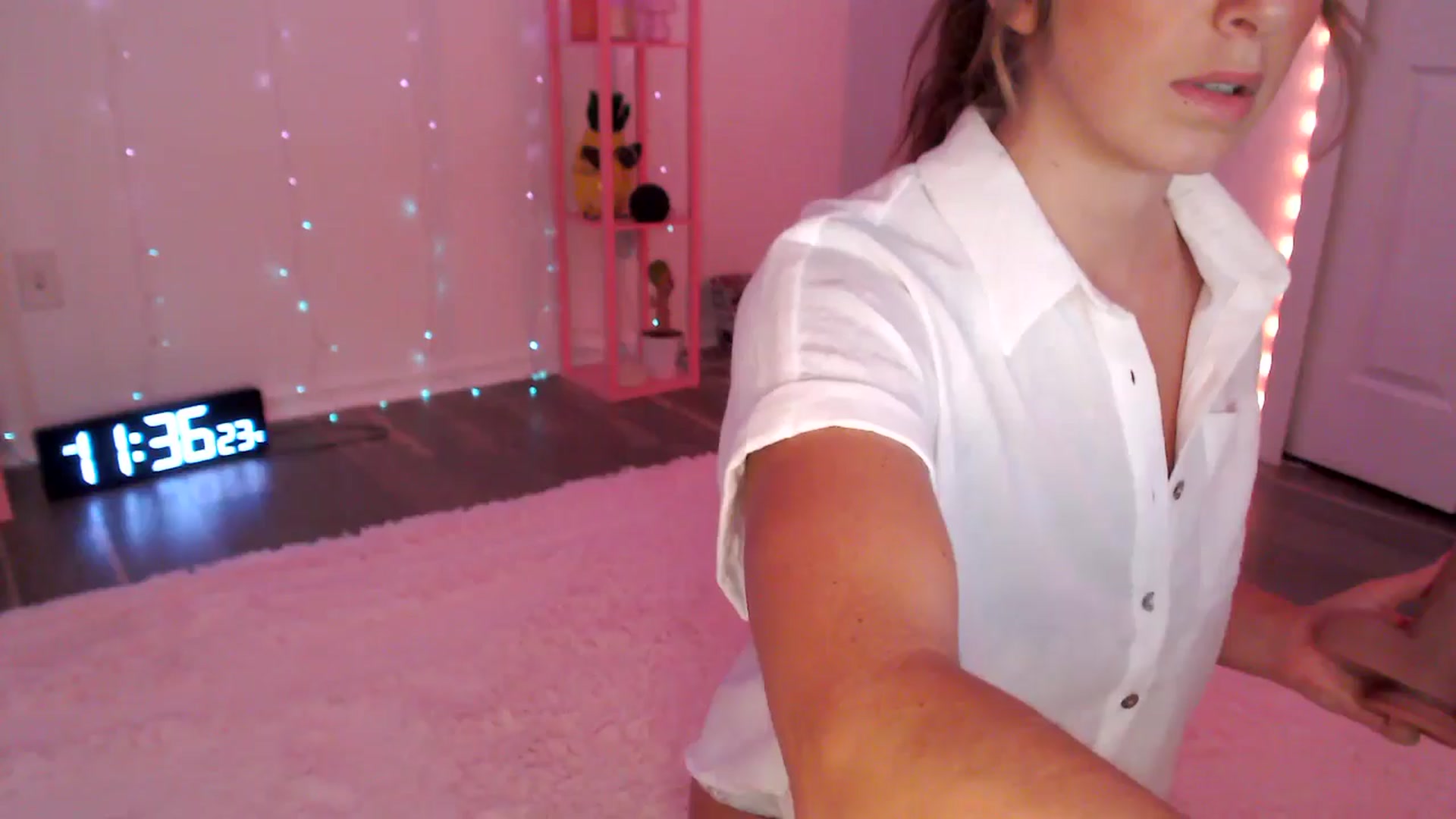 Gallery image thumbnail from AnnaFaux's myfreecams stream on, 07/22/2024, 15:41 image 17 of 20