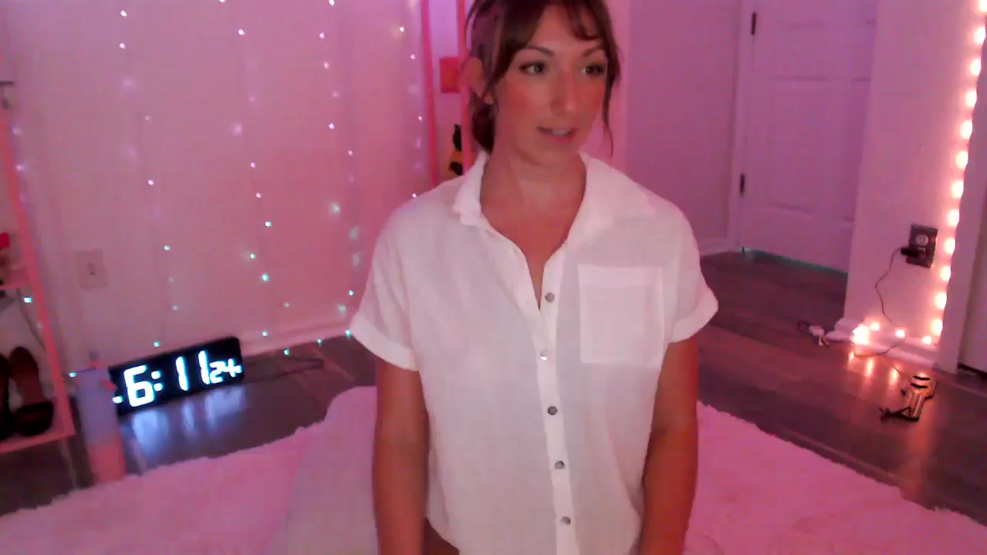 Gallery image thumbnail from AnnaFaux's myfreecams stream on, 07/22/2024, 23:13 image 1 of 20