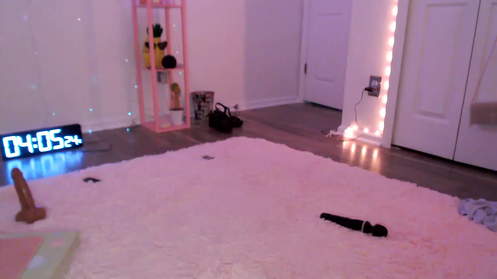 Gallery image thumbnail from AnnaFaux's myfreecams stream on, 07/25/2024, 24:05 image 19 of 20