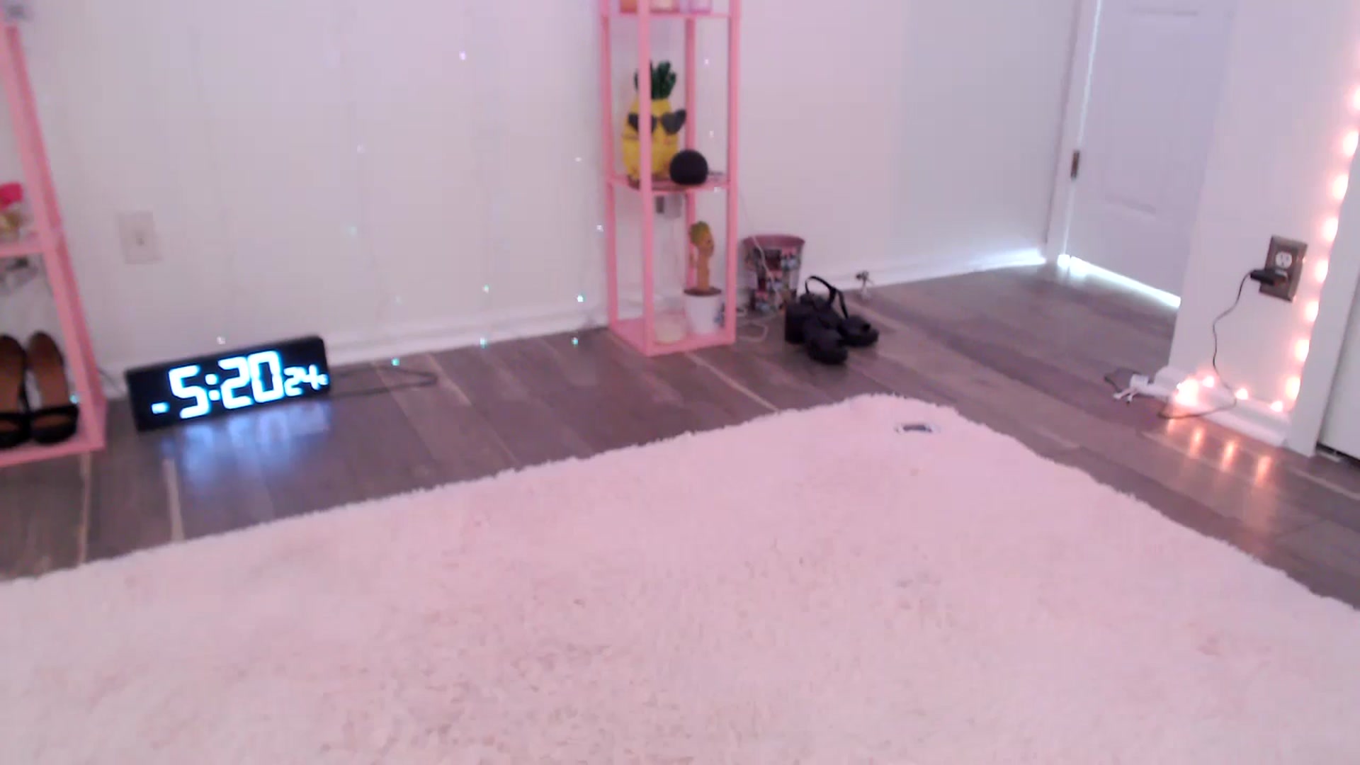 Gallery image thumbnail from AnnaFaux's myfreecams stream on, 07/25/2024, 24:05 image 3 of 20