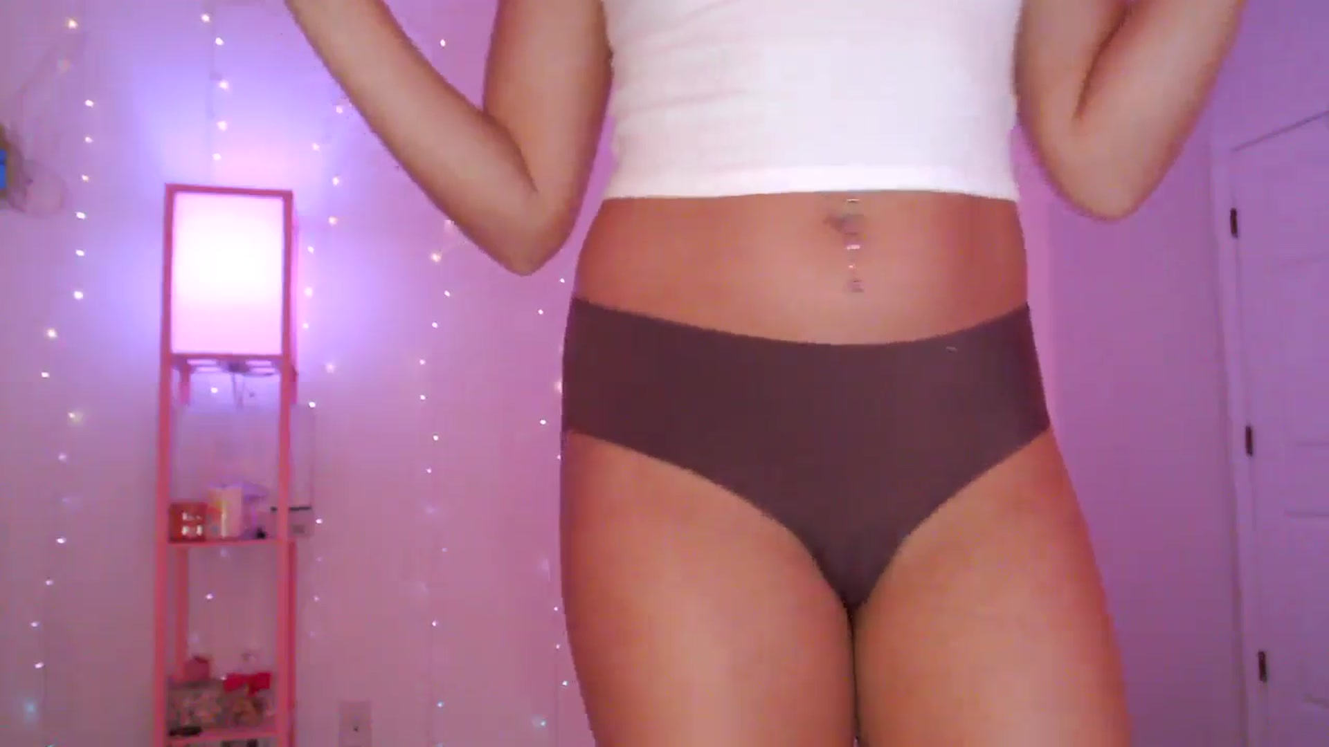 Gallery image thumbnail from AnnaFaux's myfreecams stream on, 07/26/2024, 21:12 image 14 of 20