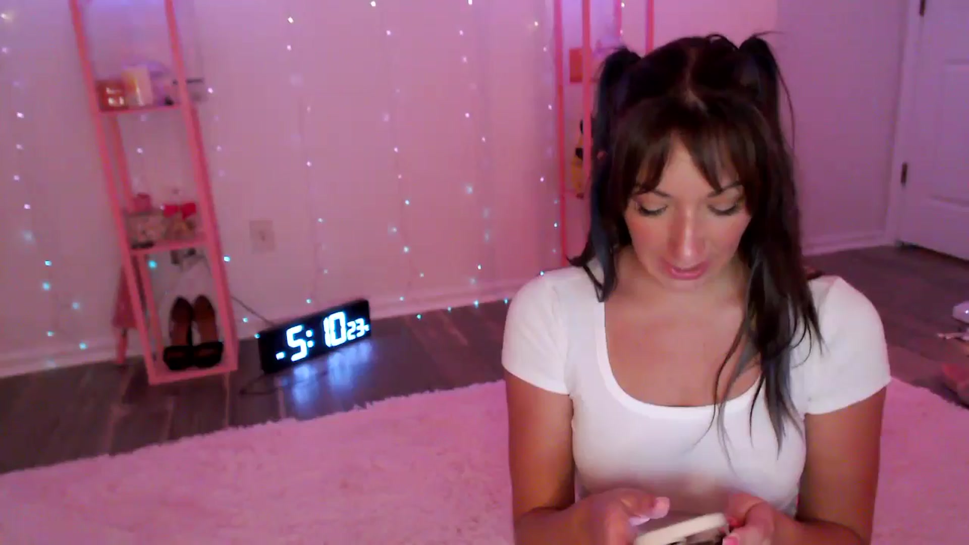 Gallery image thumbnail from AnnaFaux's myfreecams stream on, 07/26/2024, 21:12 image 20 of 20
