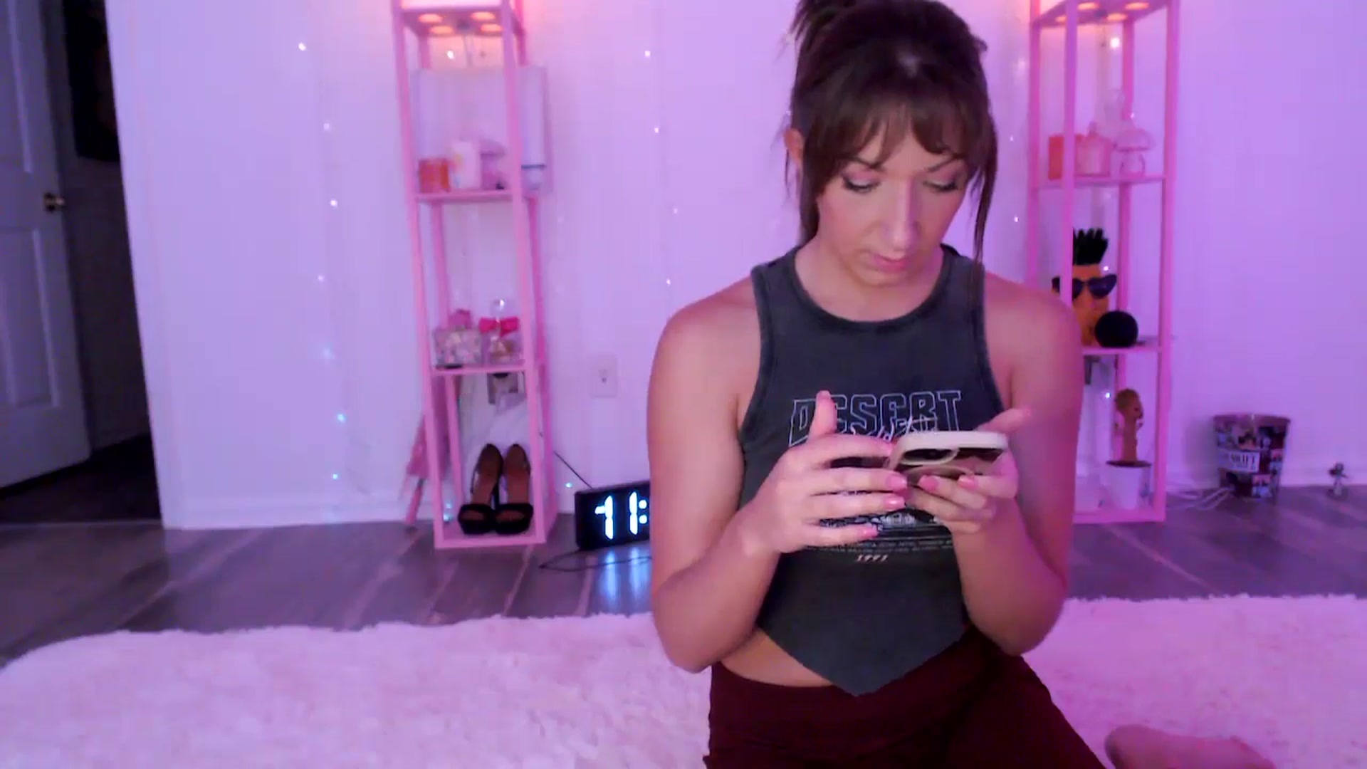 Gallery image thumbnail from AnnaFaux's myfreecams stream on, 07/30/2024, 15:33 image 18 of 20