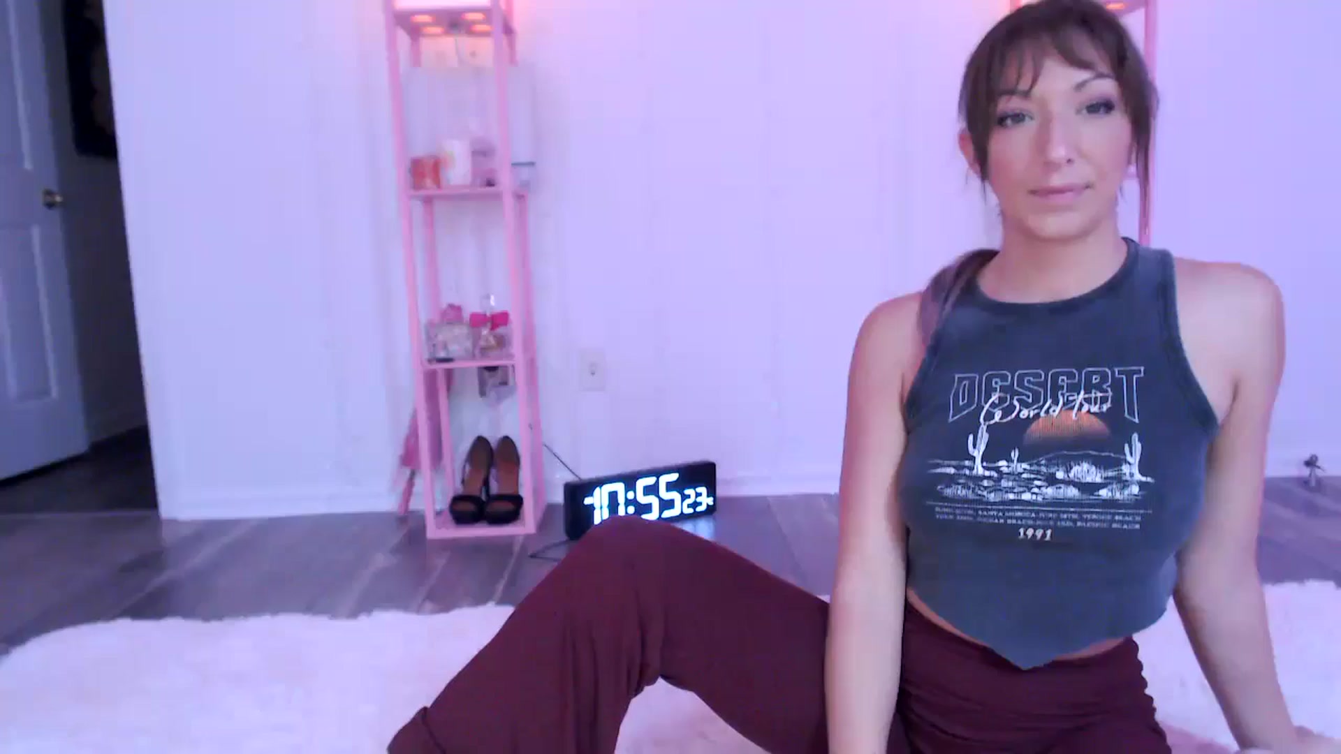 Gallery image thumbnail from AnnaFaux's myfreecams stream on, 07/30/2024, 15:33 image 12 of 20
