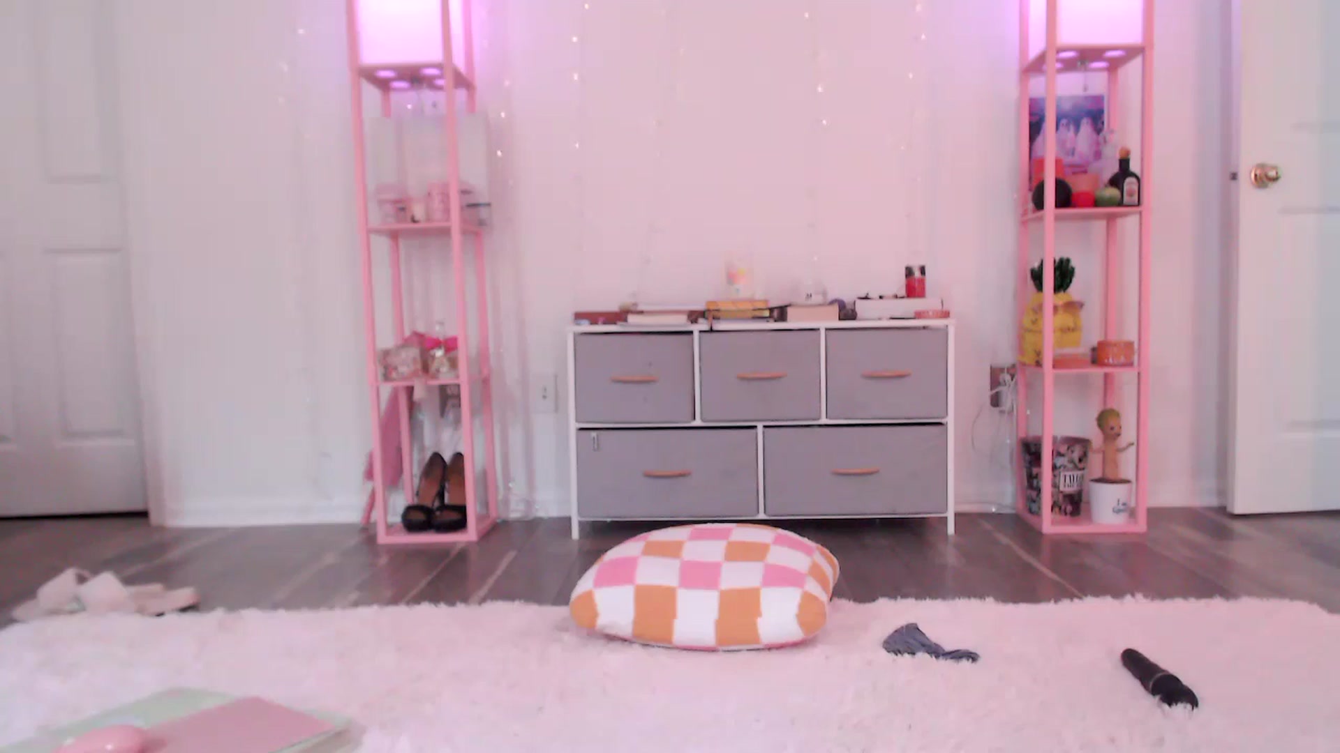 Gallery image thumbnail from AnnaFaux's myfreecams stream on, 08/15/2024, 18:34 image 4 of 20