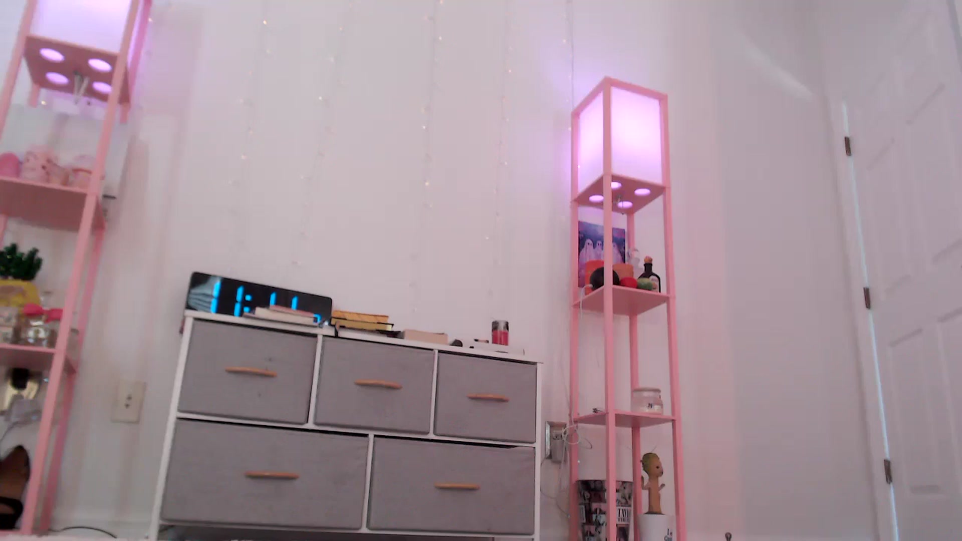 Gallery image thumbnail from AnnaFaux's myfreecams stream on, 08/17/2024, 15:24 image 9 of 20