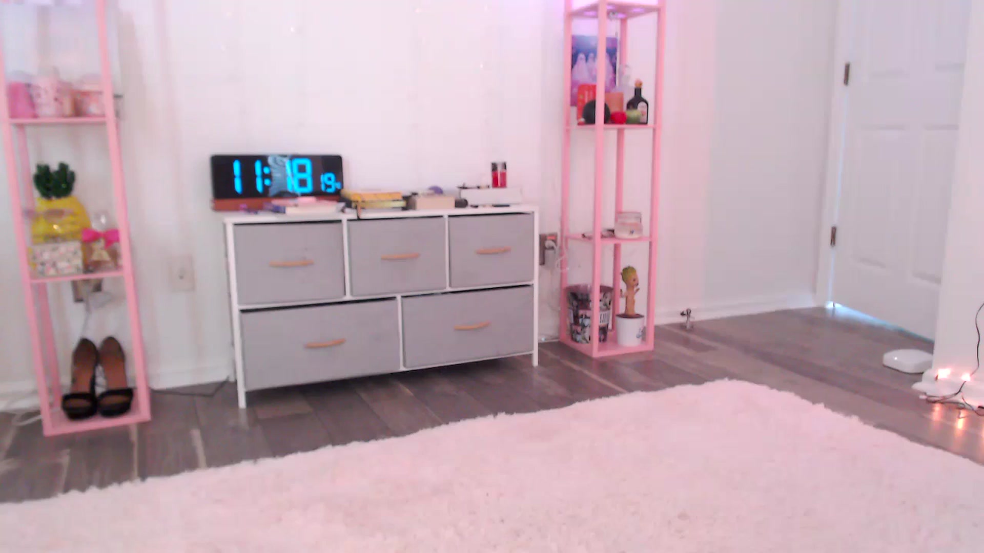 Gallery image thumbnail from AnnaFaux's myfreecams stream on, 08/17/2024, 15:24 image 16 of 20
