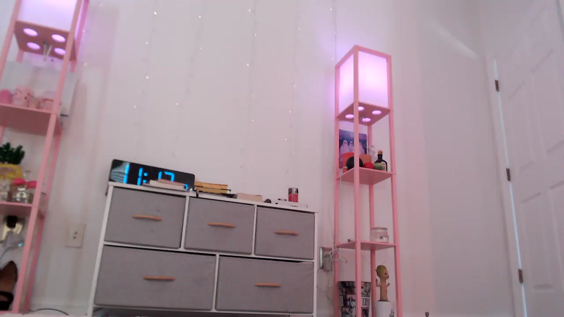 Gallery image thumbnail from AnnaFaux's myfreecams stream on, 08/17/2024, 15:24 image 10 of 20