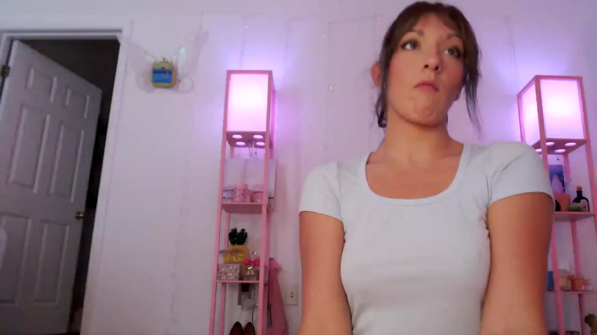 Gallery image thumbnail from AnnaFaux's myfreecams stream on, 08/23/2024, 18:22 image 1 of 20
