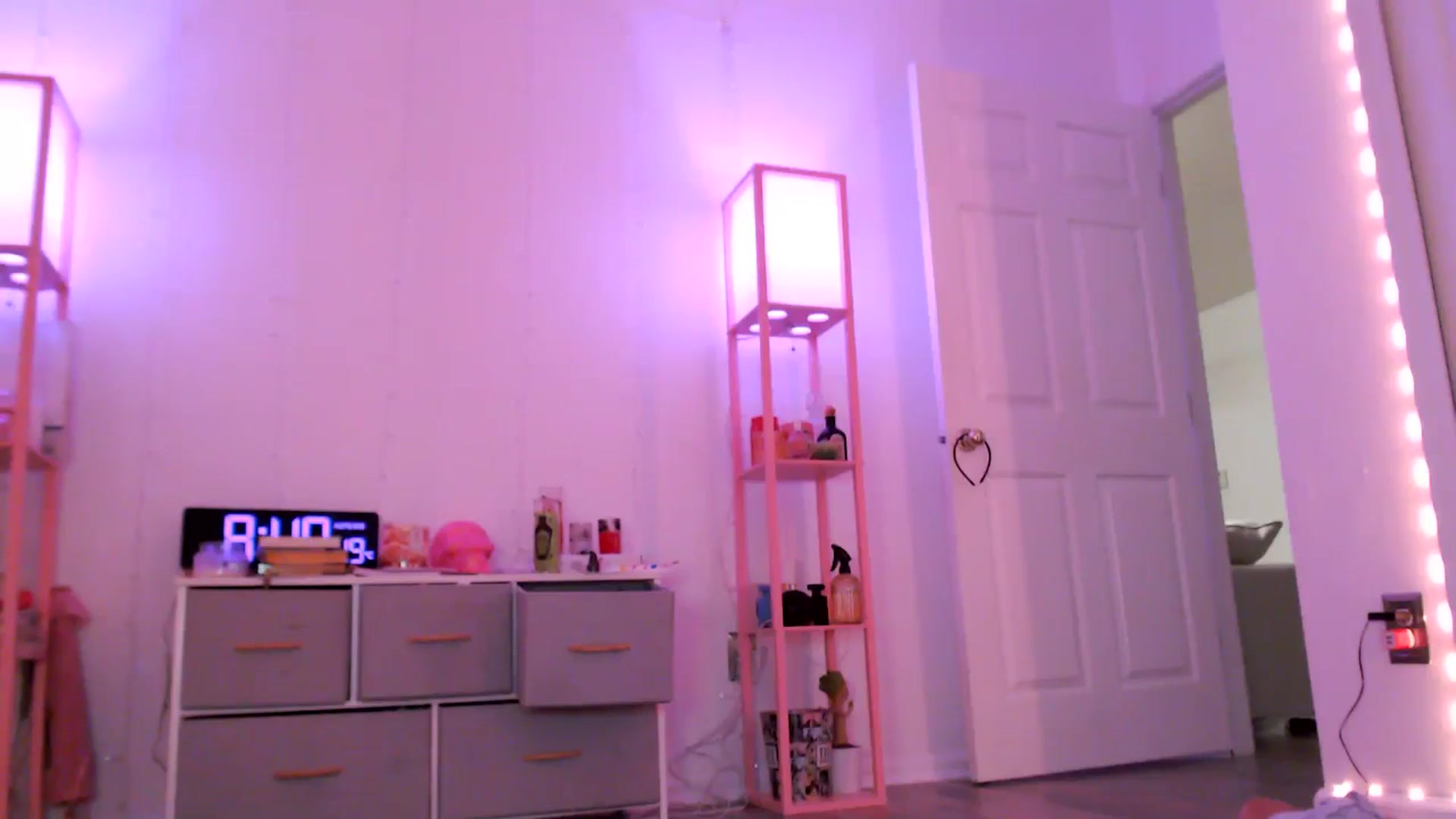 Gallery image thumbnail from AnnaFaux's myfreecams stream on, 09/13/2024, 02:20 image 11 of 20