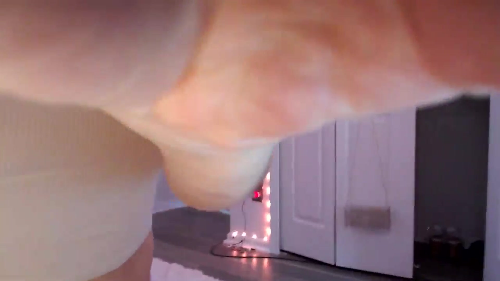 Gallery image thumbnail from AnnaFaux's myfreecams stream on, 09/16/2024, 16:38 image 7 of 20