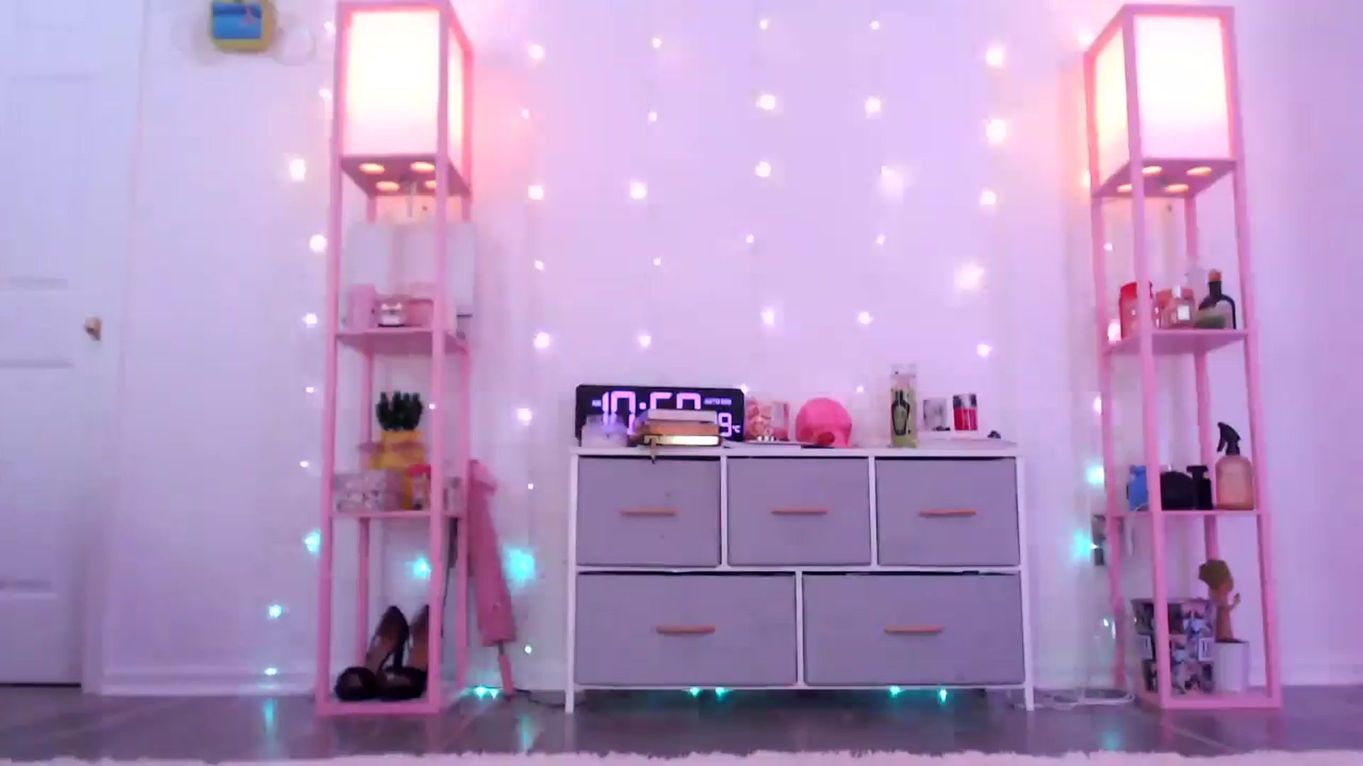 Gallery image thumbnail from AnnaFaux's myfreecams stream on, 09/24/2024, 15:33 image 3 of 20