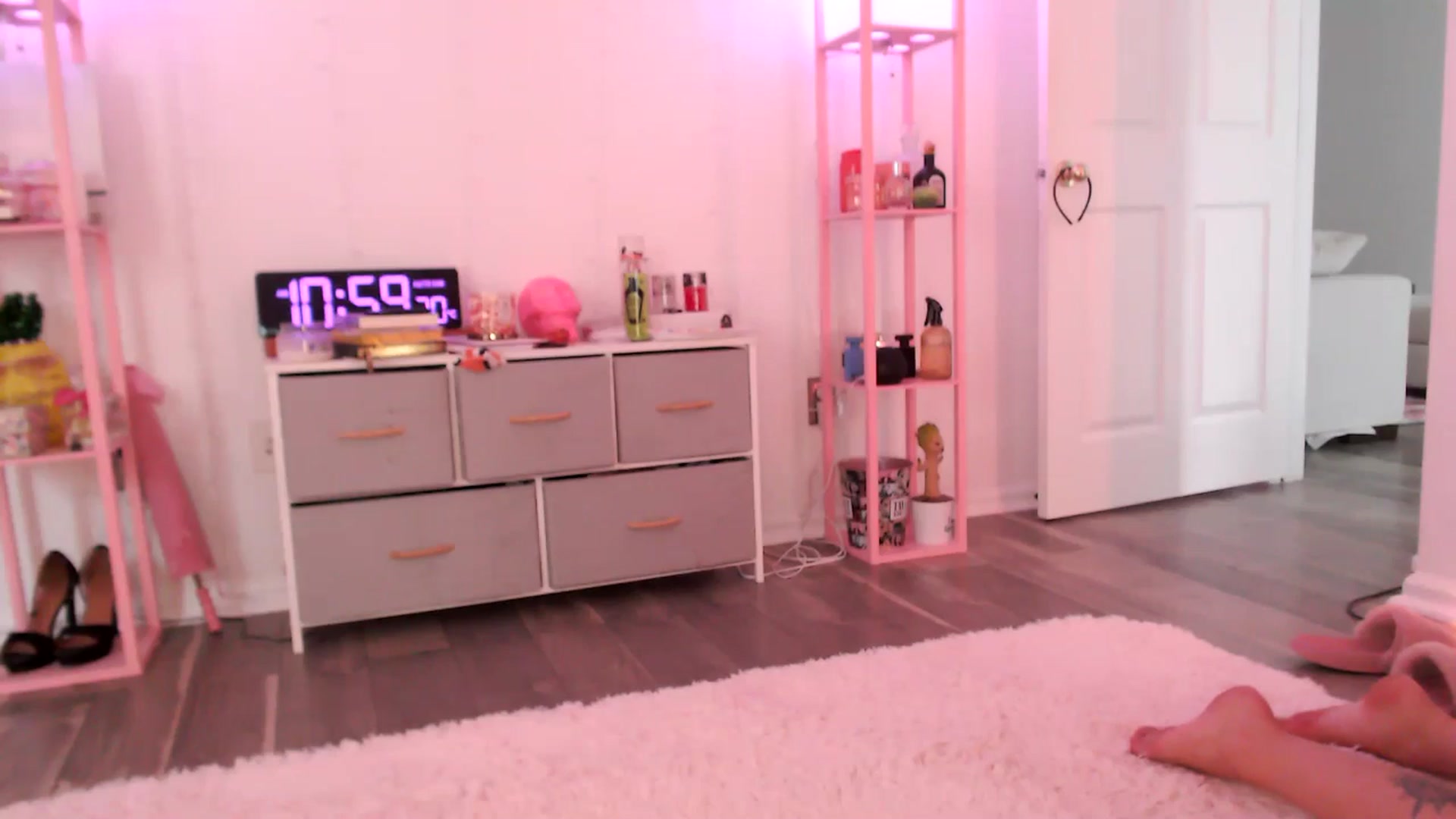 Gallery image thumbnail from AnnaFaux's myfreecams stream on, 09/25/2024, 15:14 image 9 of 20