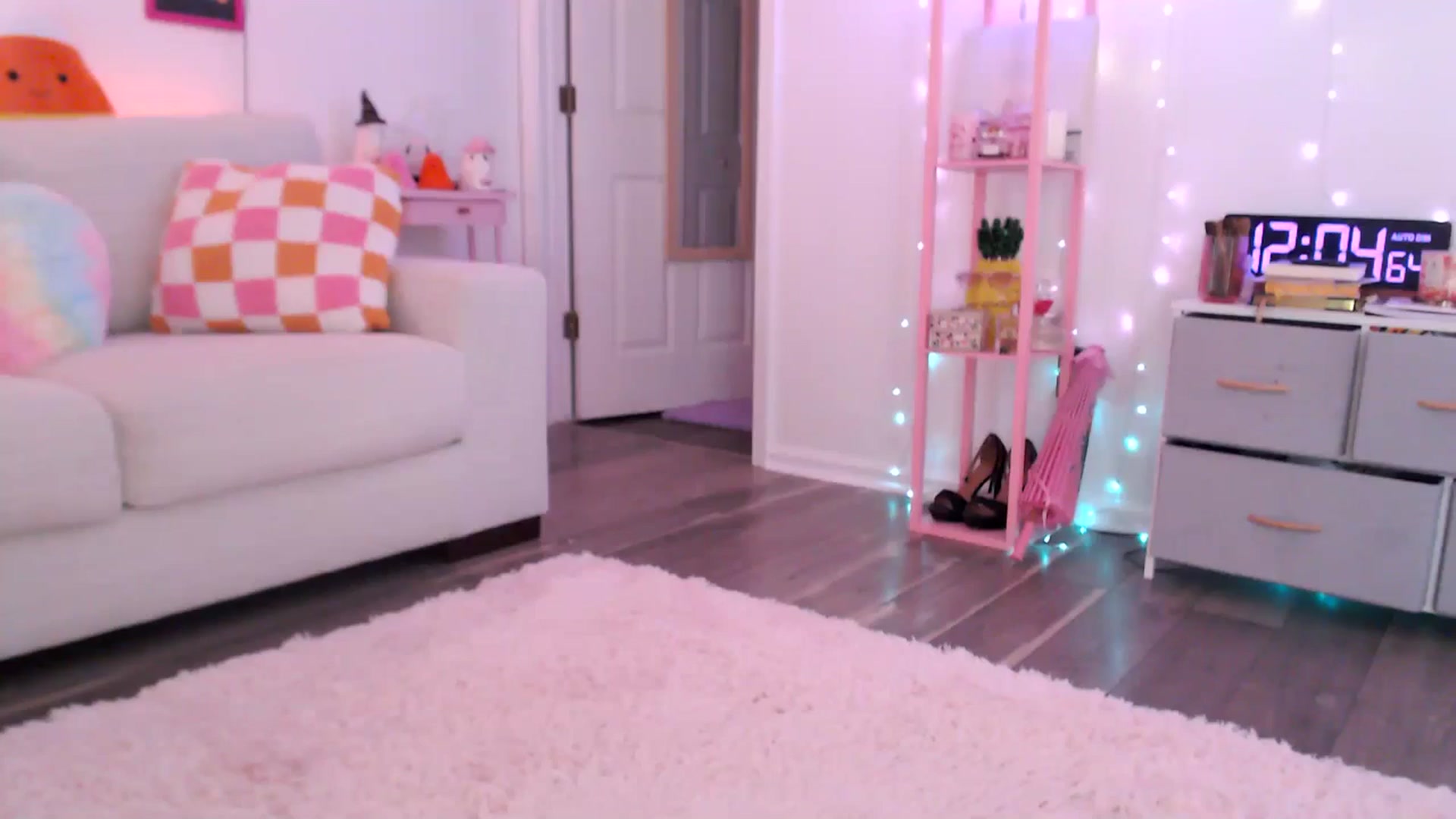 Gallery image thumbnail from AnnaFaux's myfreecams stream on, 10/17/2024, 16:19 image 16 of 20